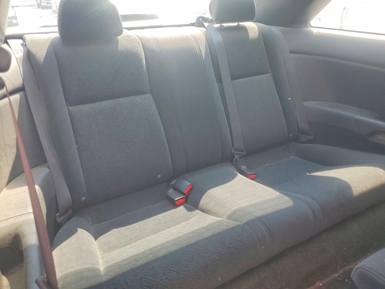2005 Honda Civic Lx Silver vin: 1HGEM21605L010477