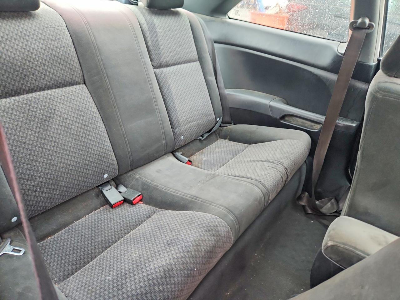 2005 Honda Civic Dx Vp Серебряный vin: 1HGEM22115L019076