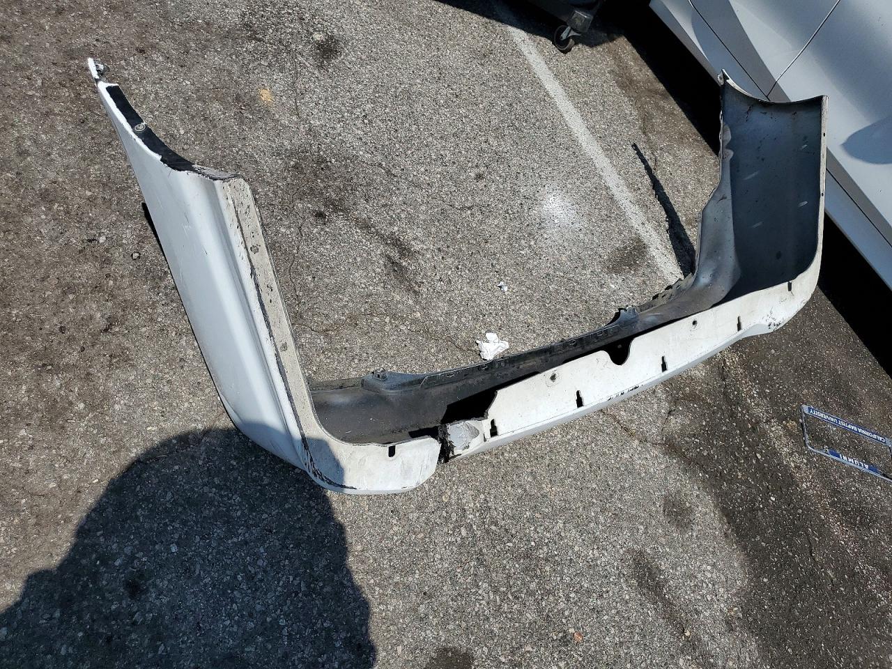 2004 Honda Civic Dx Vp White vin: 1HGEM22124L038704