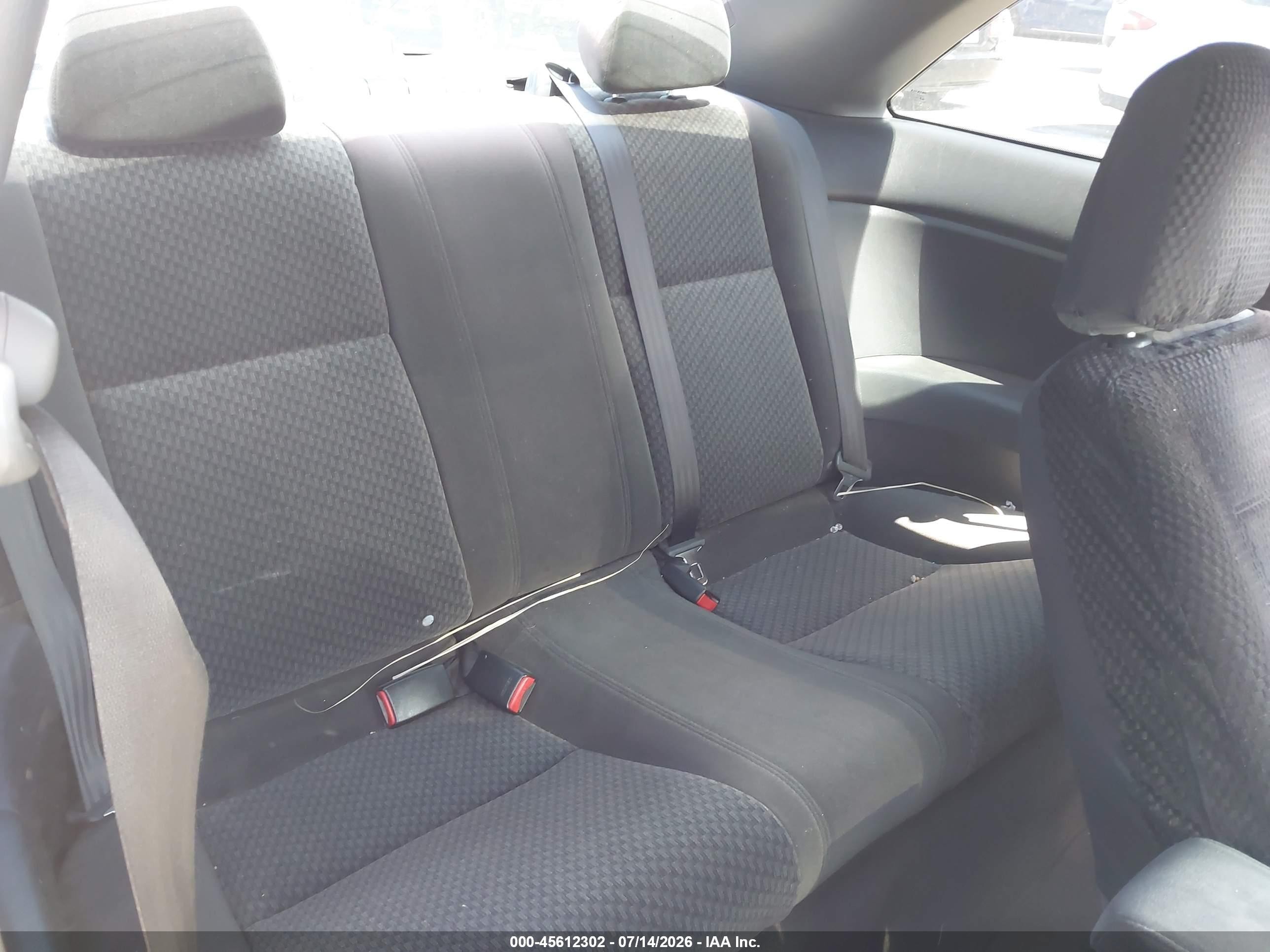 2004 Honda Civic Vp Серебряный vin: 1HGEM22124L060718