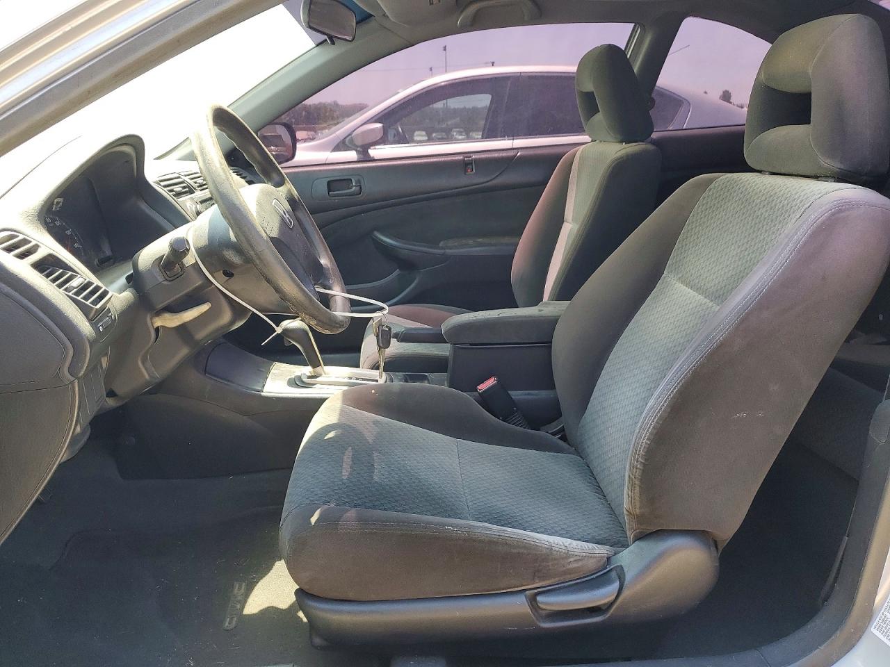 2004 Honda Civic Dx Vp Silver vin: 1HGEM22134L028201