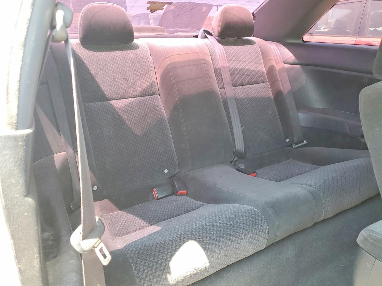 2004 Honda Civic Dx Vp Silver vin: 1HGEM22134L028201