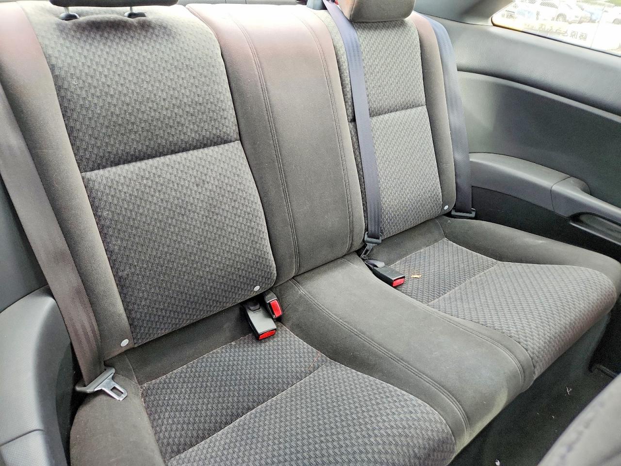 2004 Honda Civic Dx Vp Красный vin: 1HGEM22144L046237