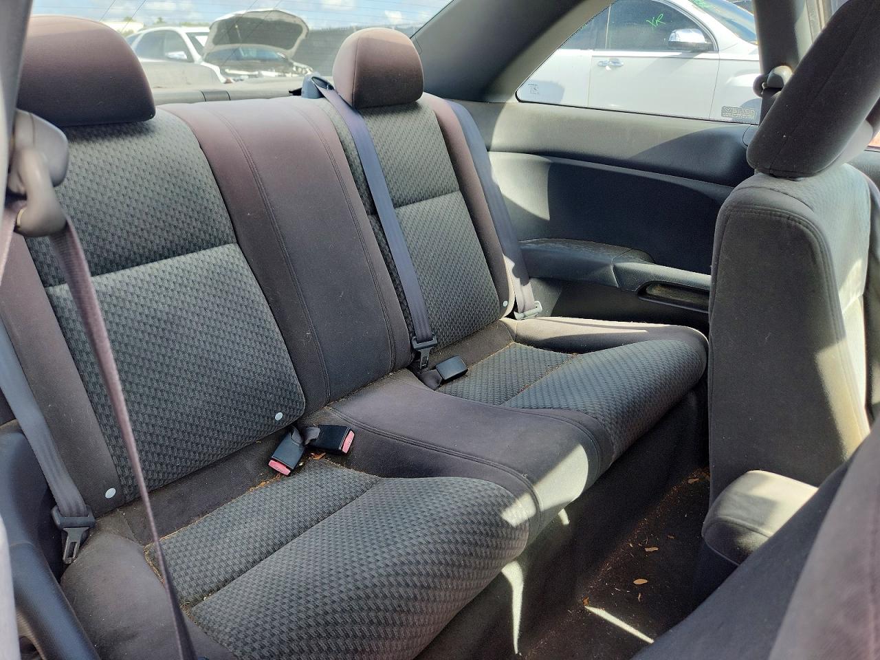 2005 Honda Civic Dx Vp Silver vin: 1HGEM22165L070072