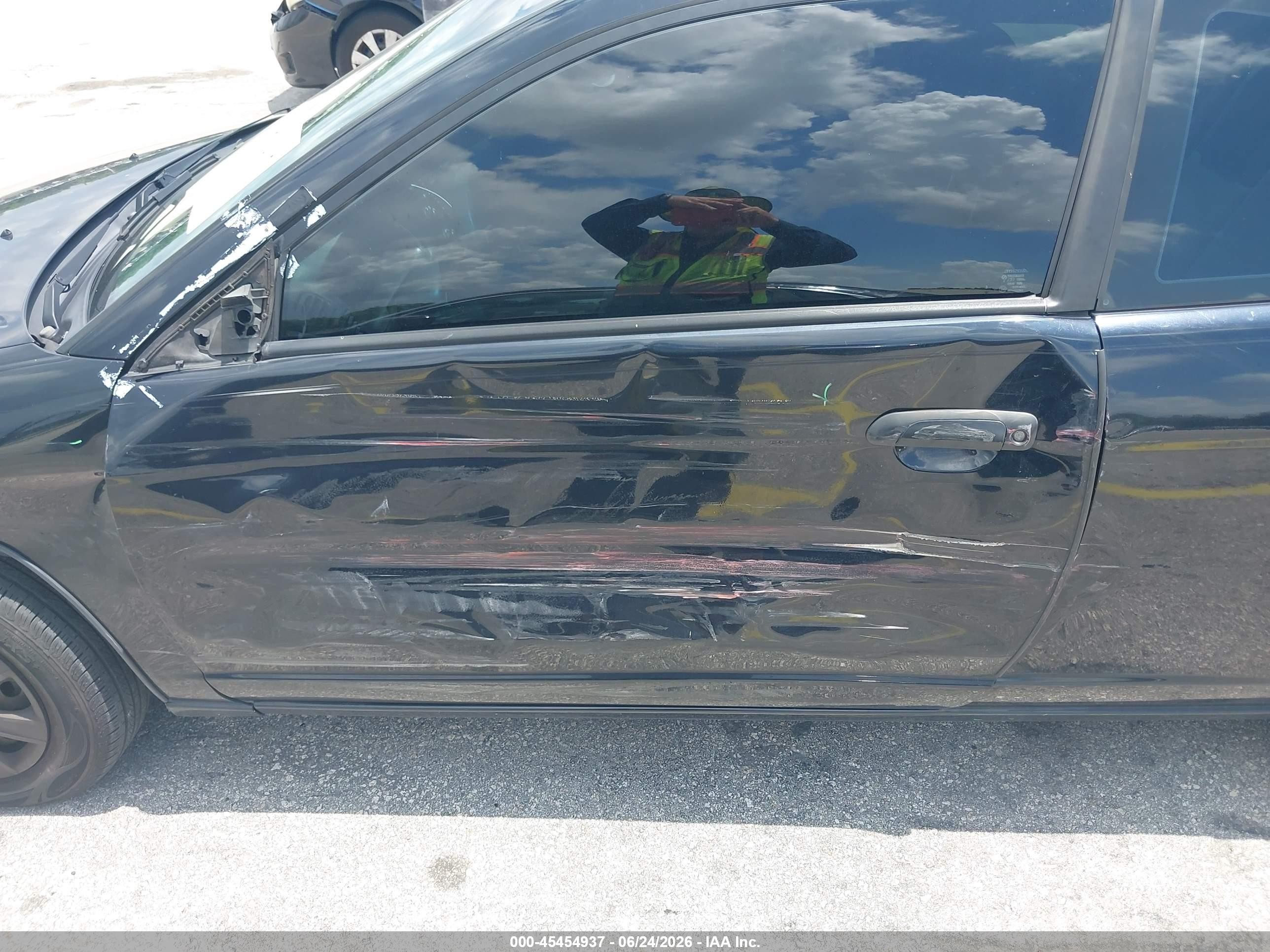 2004 Honda Civic Vp Черный vin: 1HGEM22184L008381