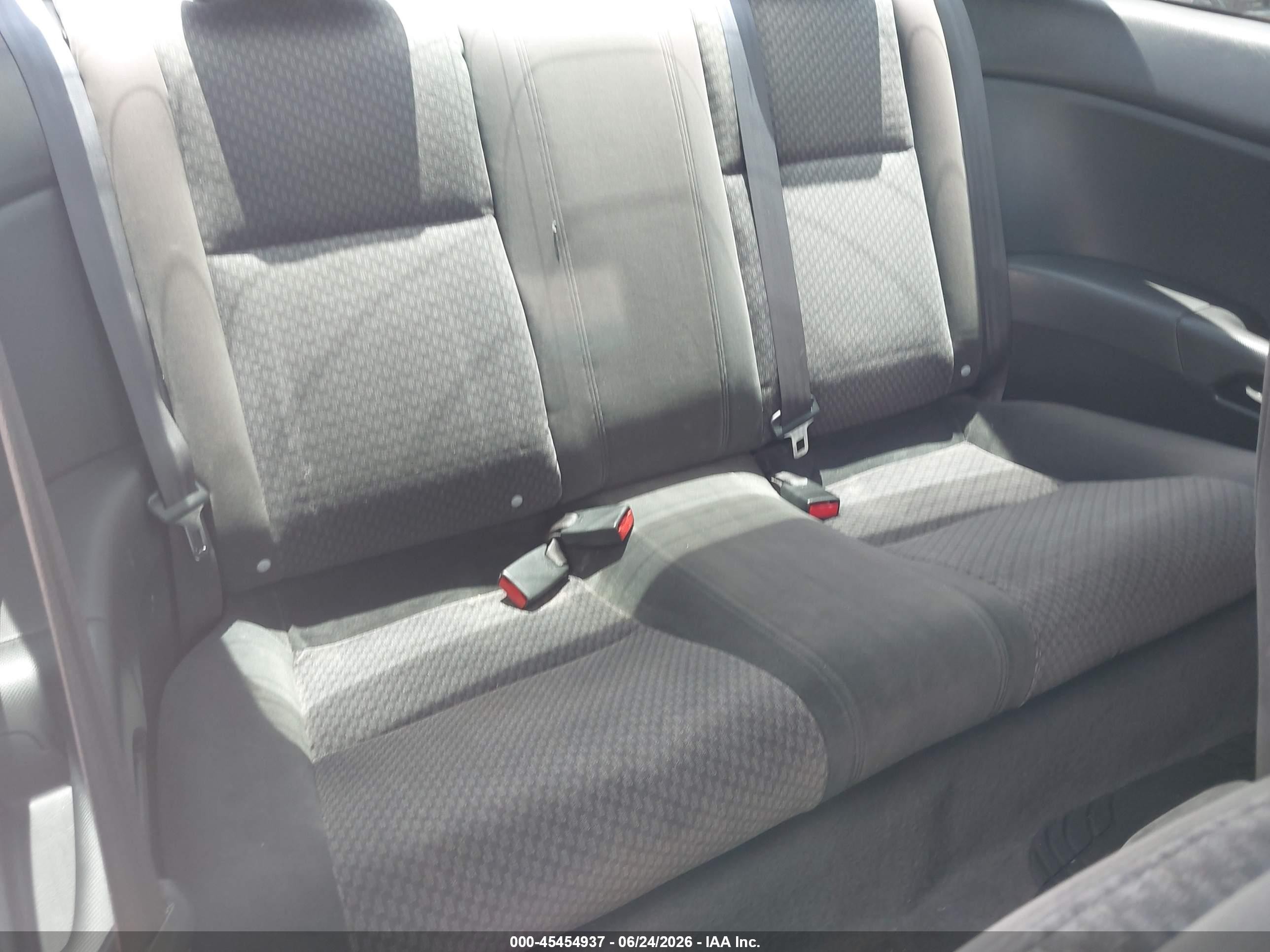 2004 Honda Civic Vp Черный vin: 1HGEM22184L008381