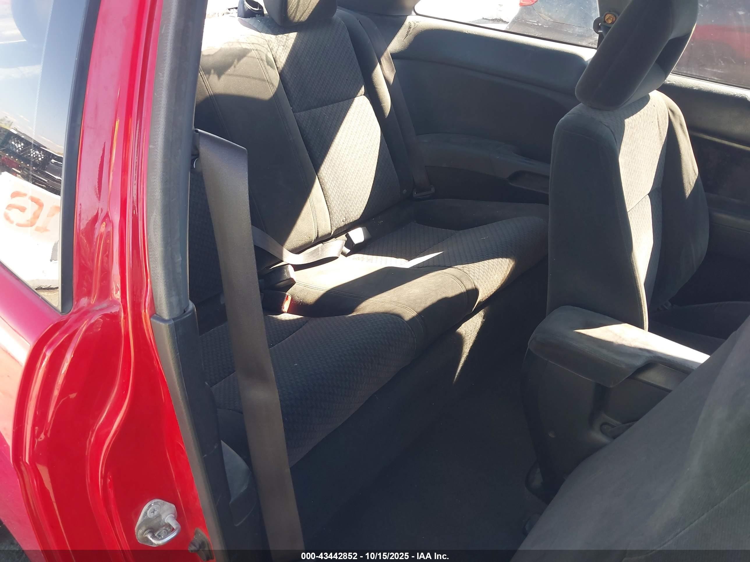 2004 Honda Civic Vp Red vin: 1HGEM22184L046225