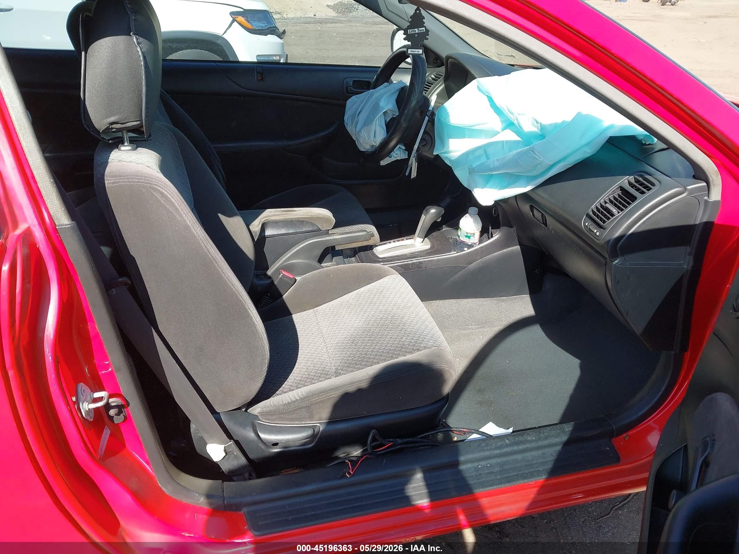 2005 Honda Civic Vp Красный vin: 1HGEM221X5L041786