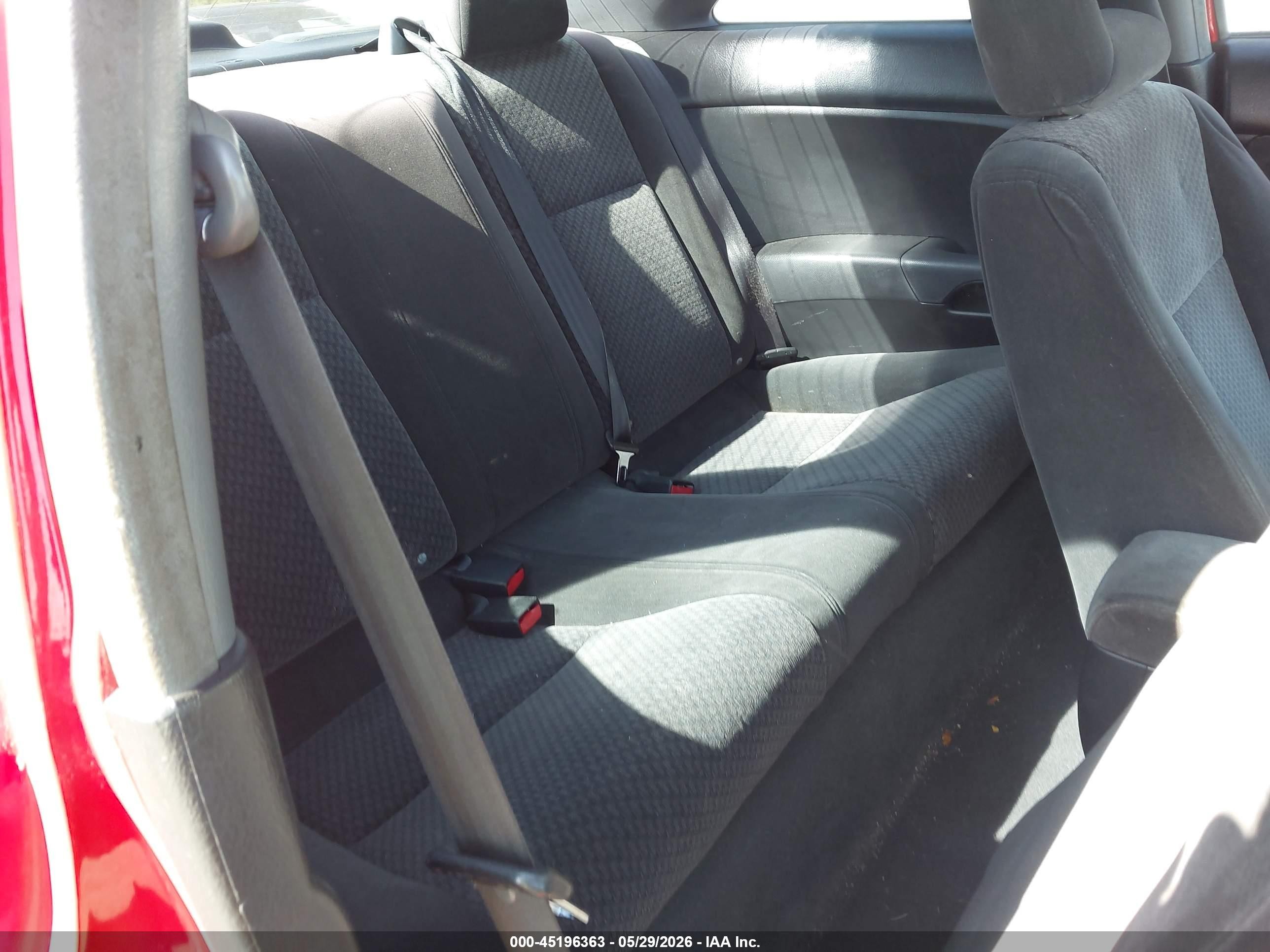 2005 Honda Civic Vp Красный vin: 1HGEM221X5L041786