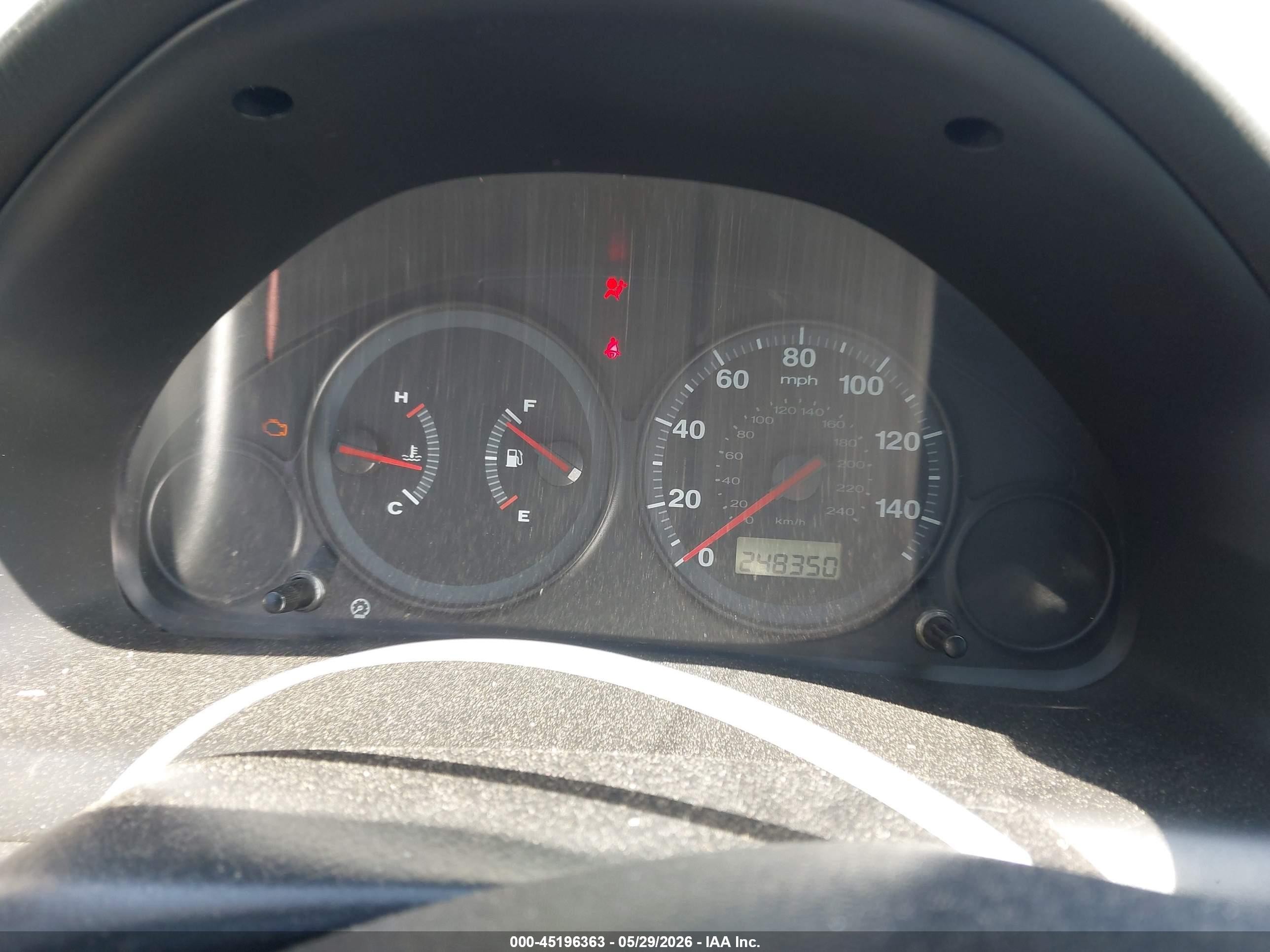 2005 Honda Civic Vp Красный vin: 1HGEM221X5L041786