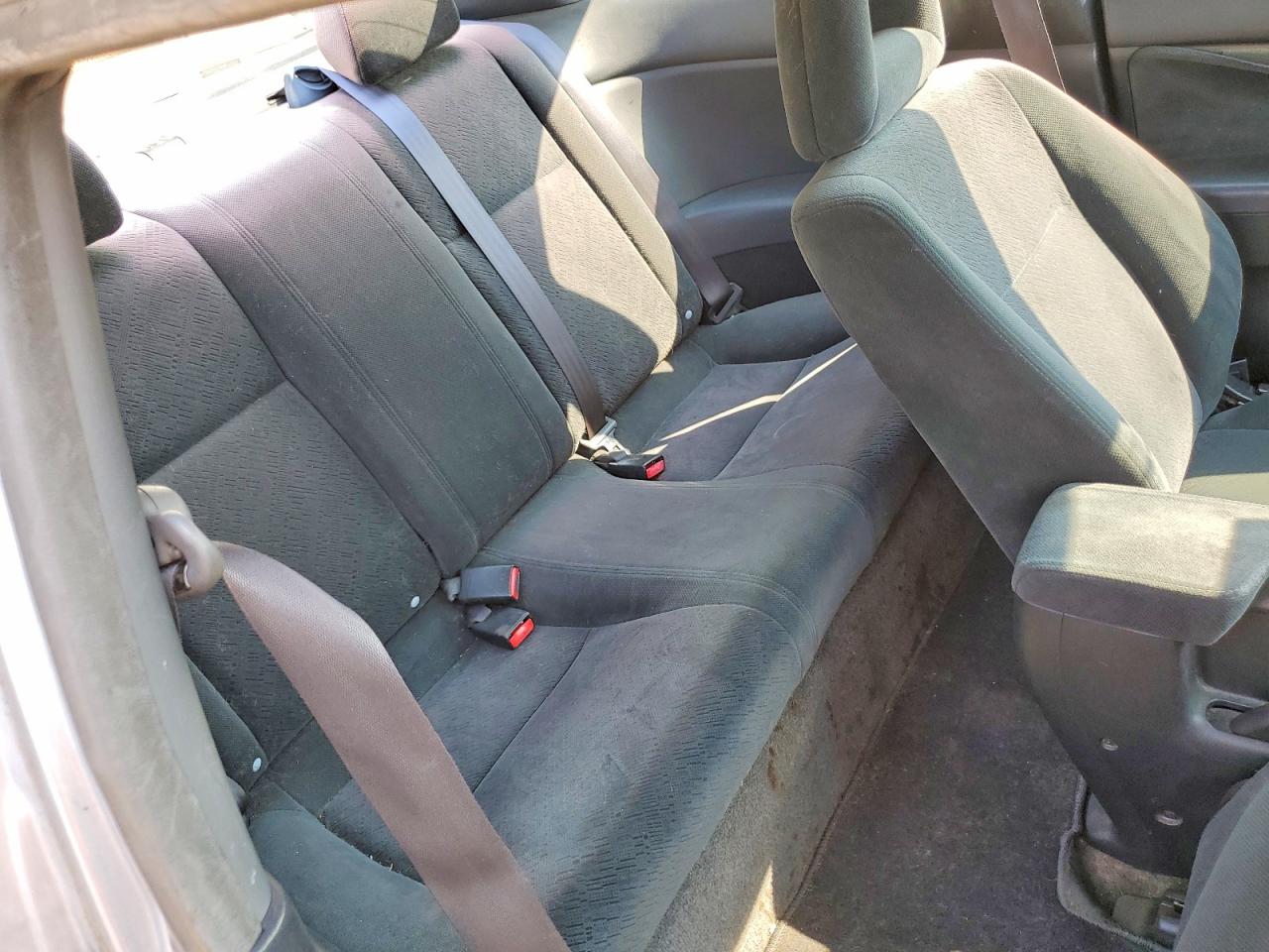 2004 Honda Civic Lx Серебряный vin: 1HGEM22534L011210