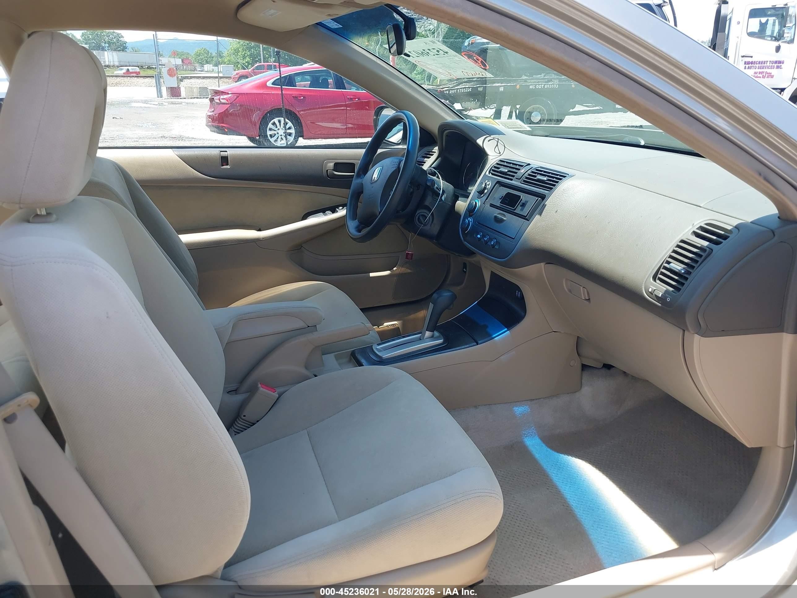 2005 Honda Civic Lx Silver vin: 1HGEM22575L051940