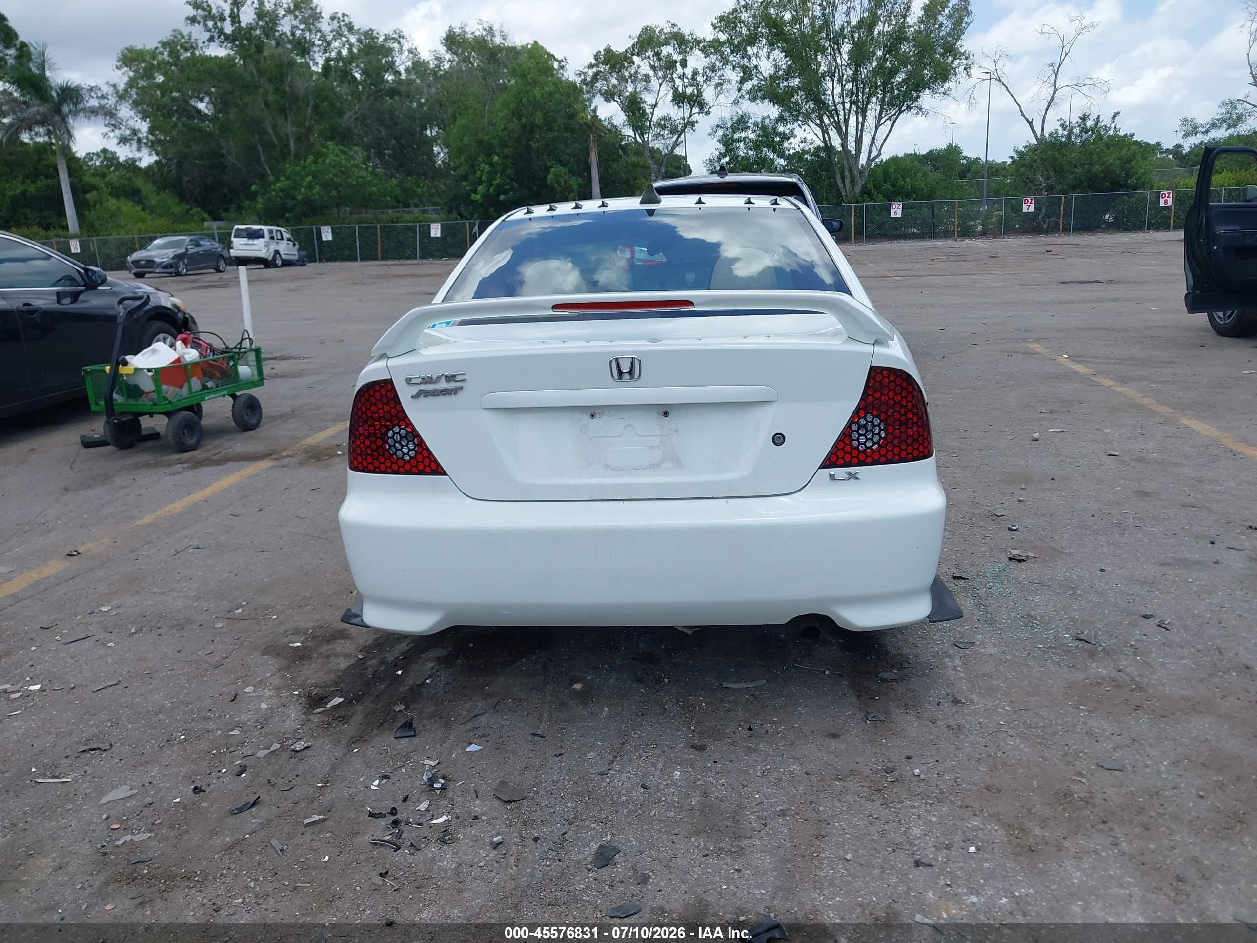 2005 Honda Civic Lx Белый vin: 1HGEM22585L052689