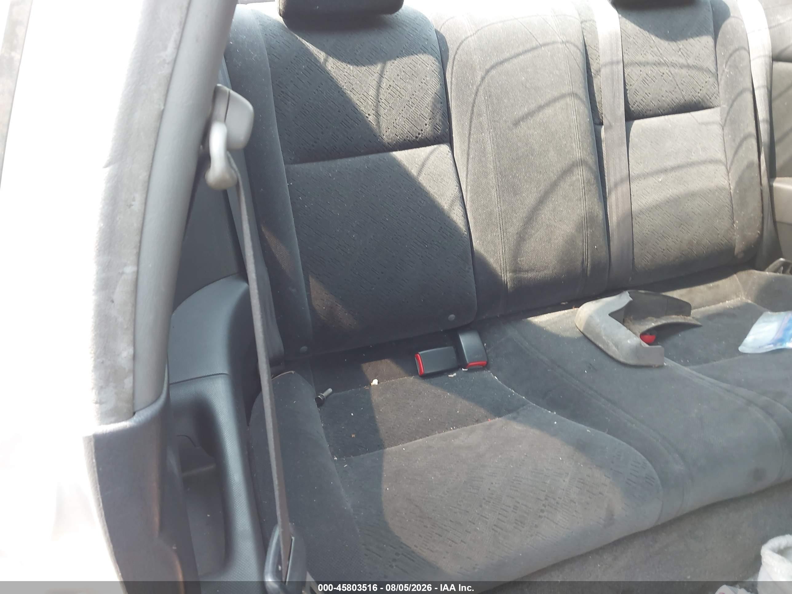 2005 Honda Civic Lx Silver vin: 1HGEM22585L072957