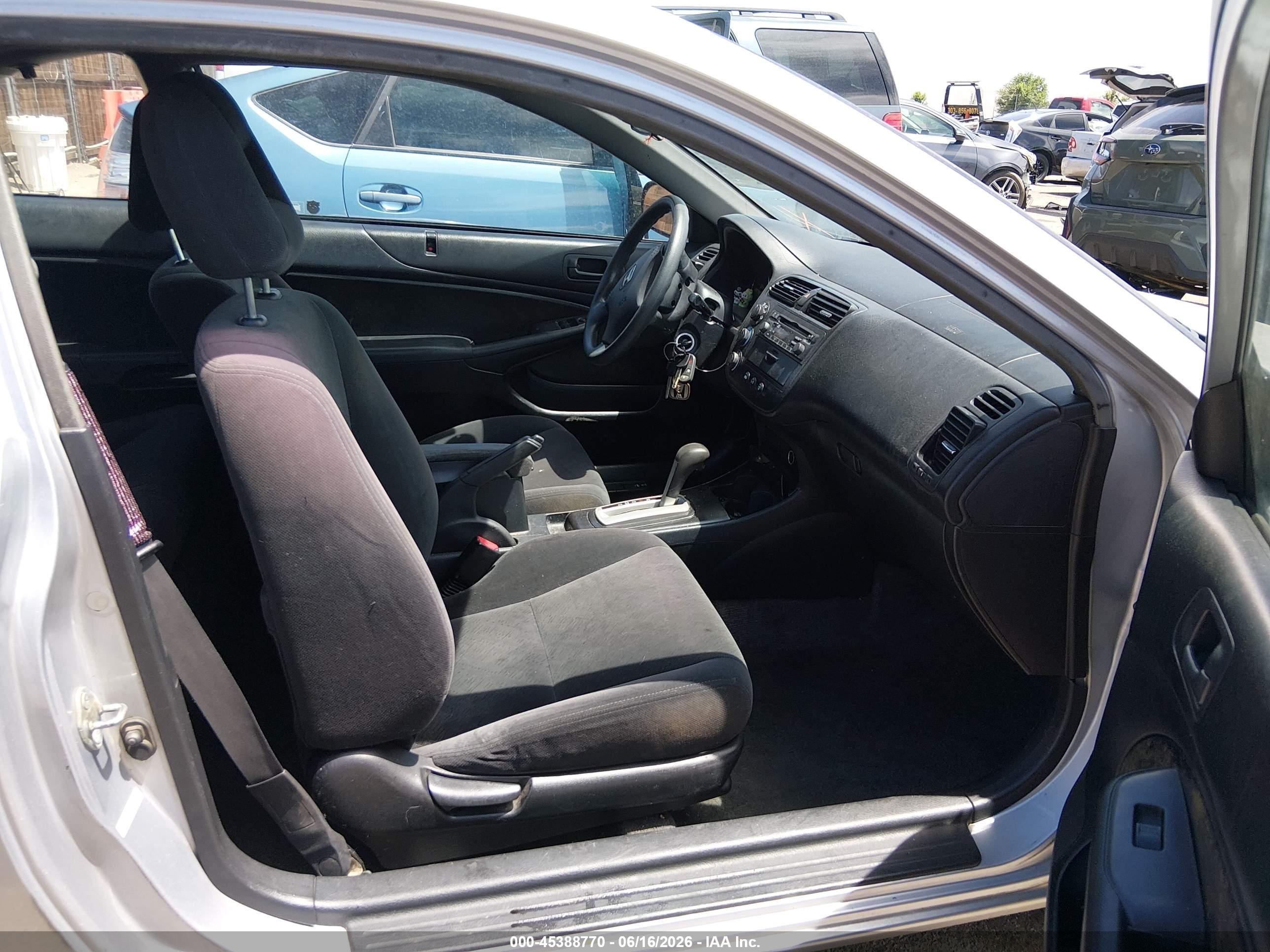 2004 Honda Civic Lx Silver vin: 1HGEM225X4L029946