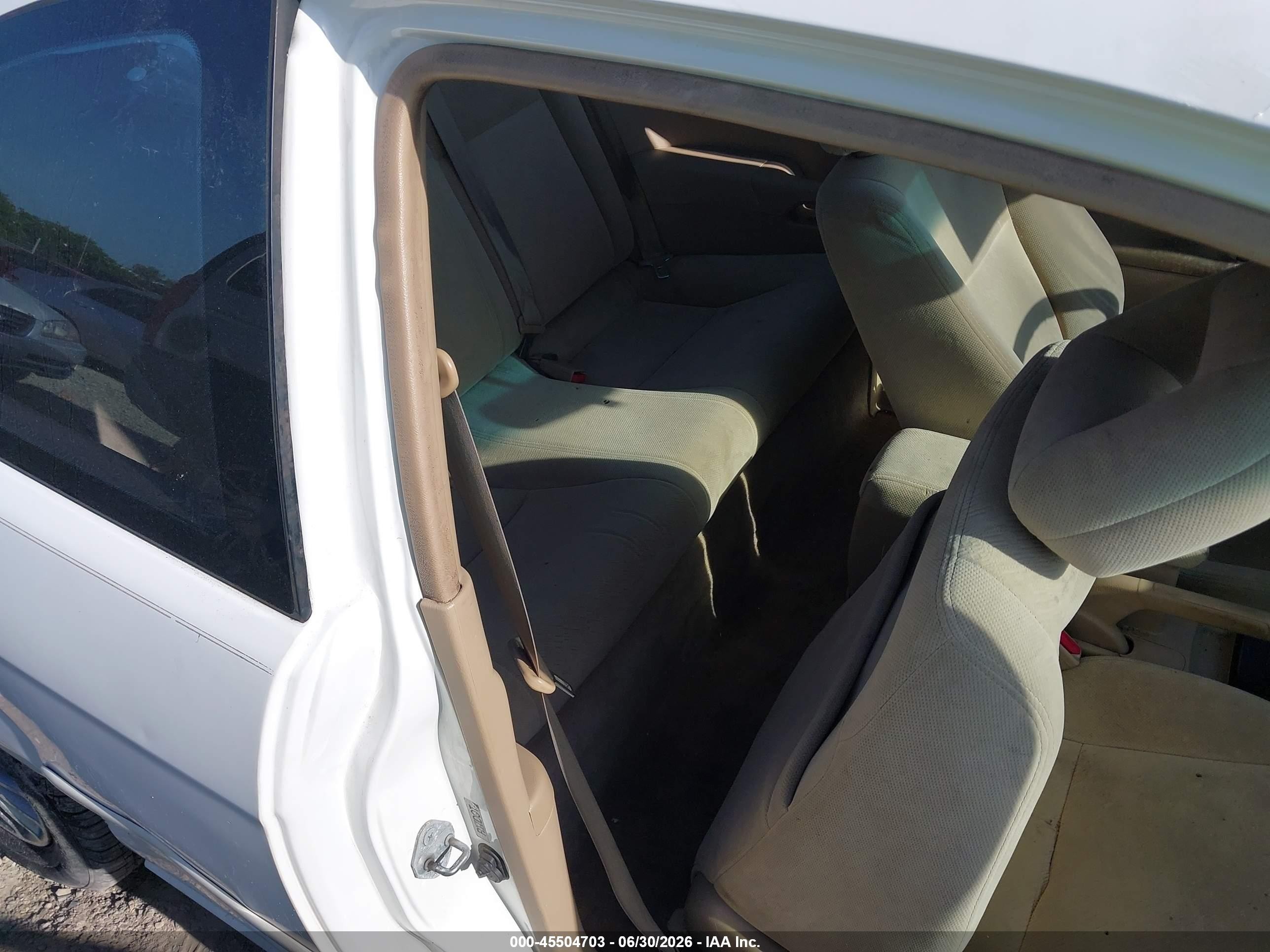2005 Honda Civic Ex White vin: 1HGEM22925L005290