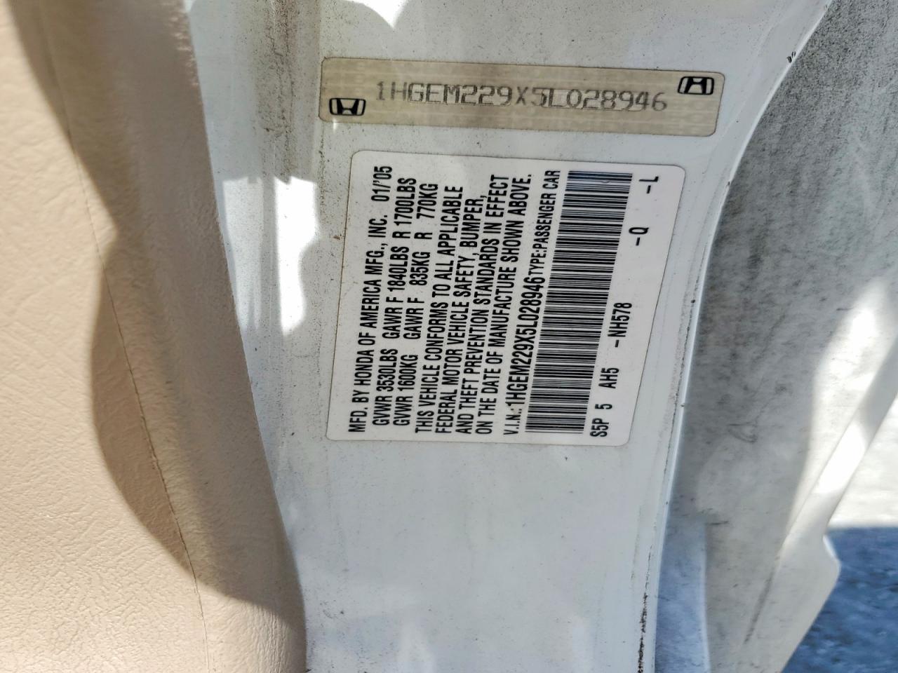 2005 Honda Civic Ex White vin: 1HGEM229X5L028946