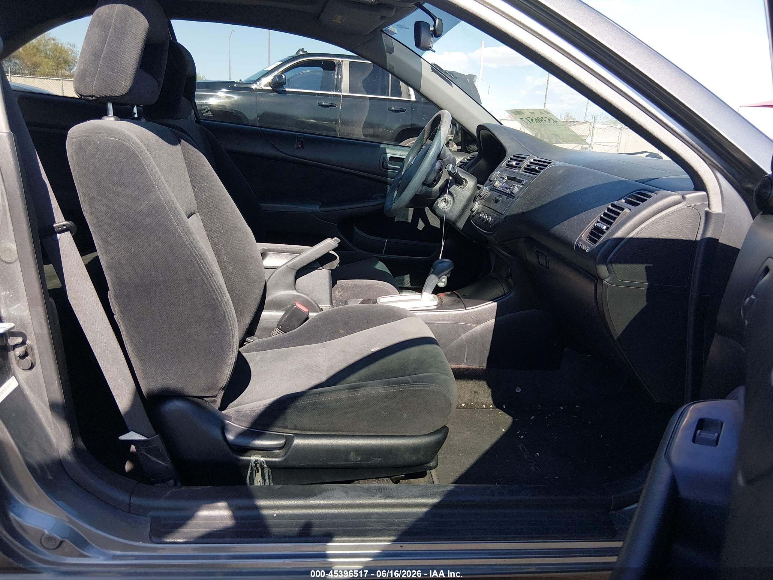 2005 Honda Civic Ex Black vin: 1HGEM229X5L043415