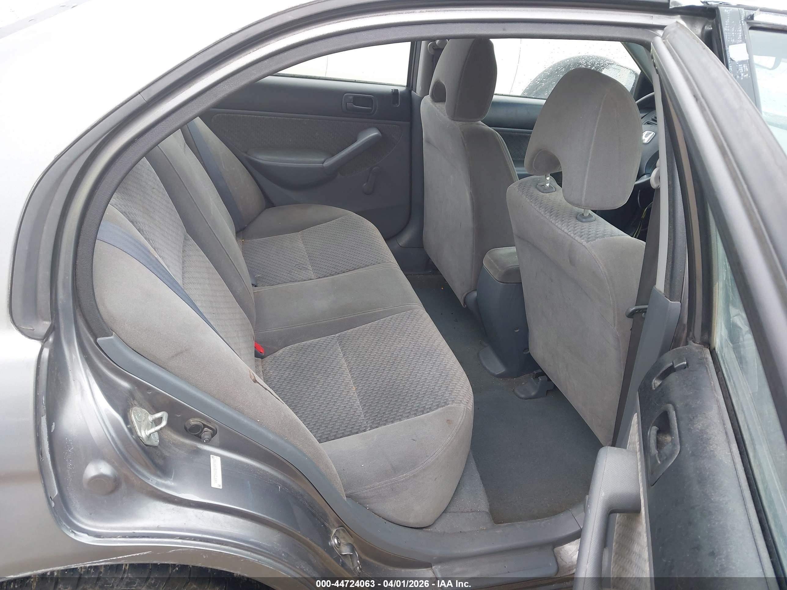 2005 Honda Civic Vp Silver vin: 1HGES16375L001595