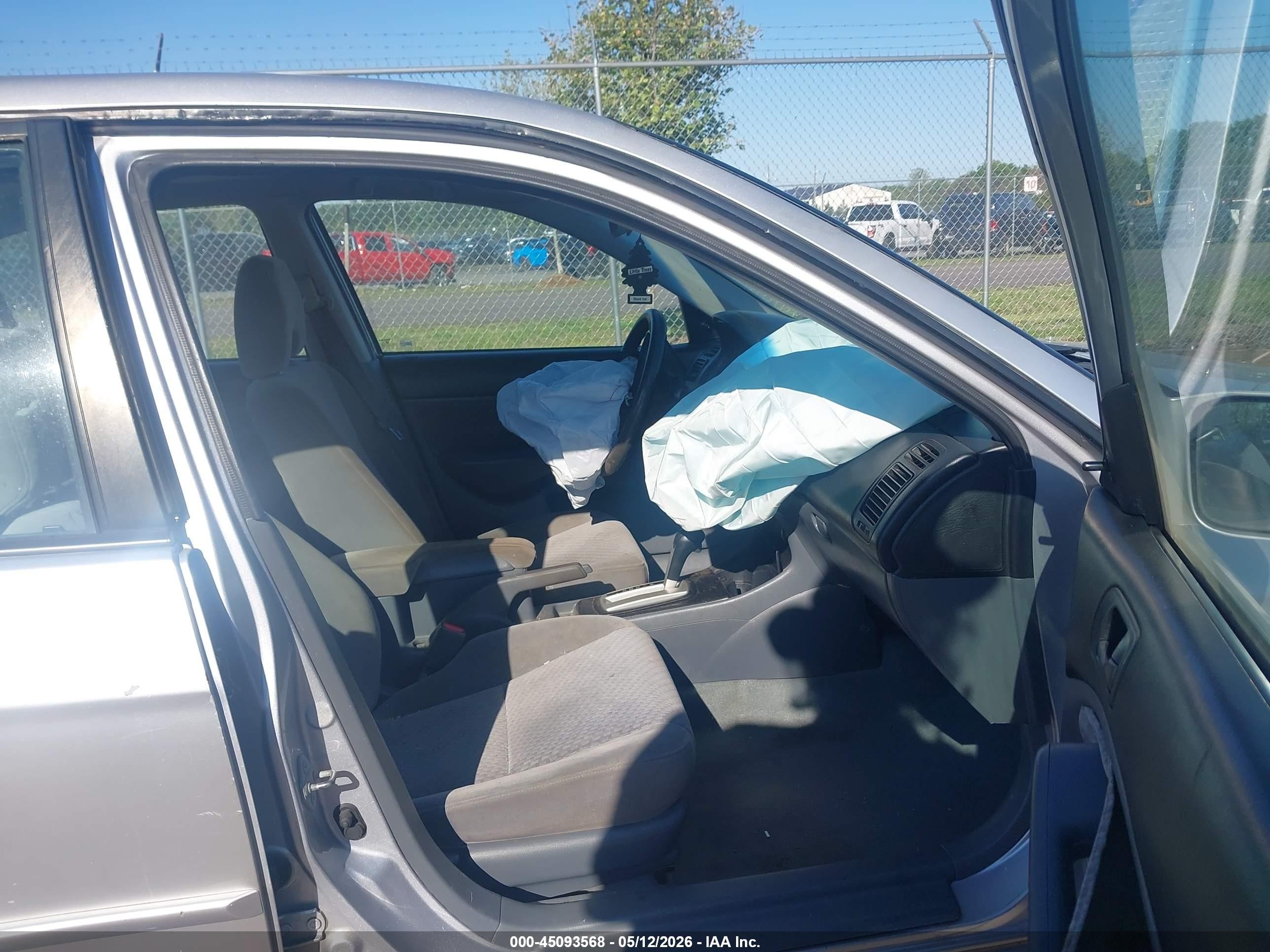 2005 Honda Civic Vp Silver vin: 1HGES16375L004030