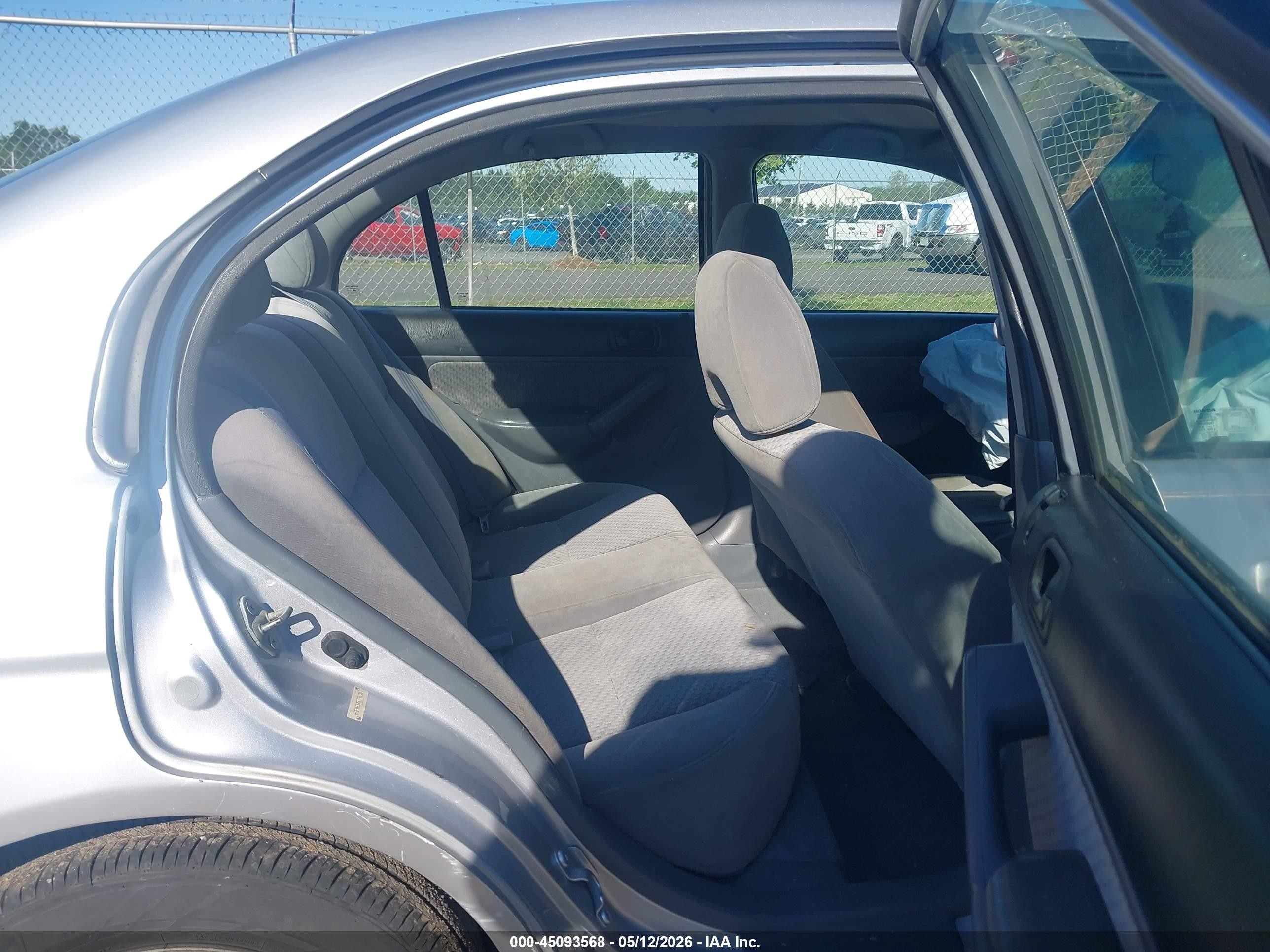 2005 Honda Civic Vp Silver vin: 1HGES16375L004030