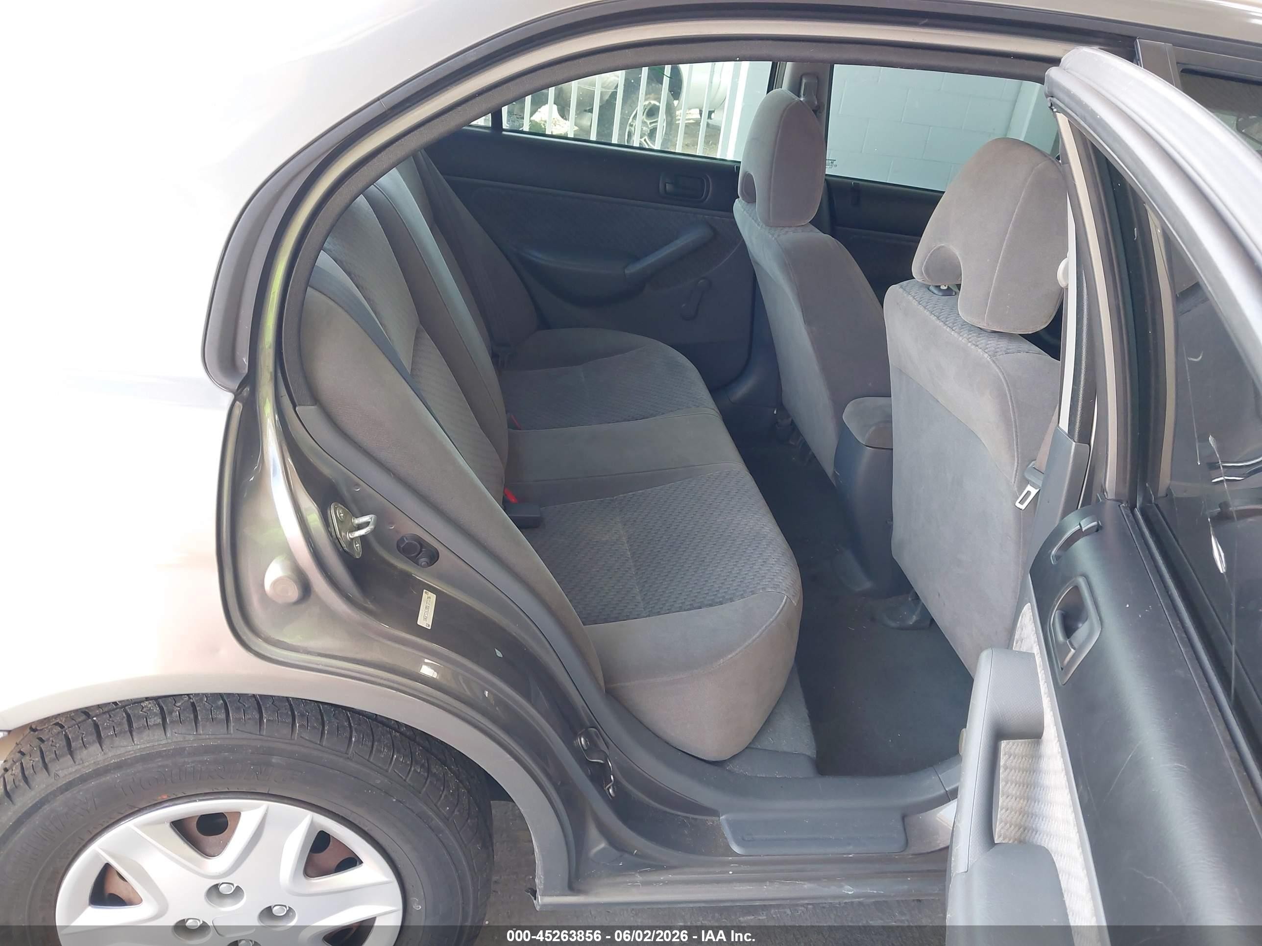 2005 Honda Civic Vp Gray vin: 1HGES16395L011206