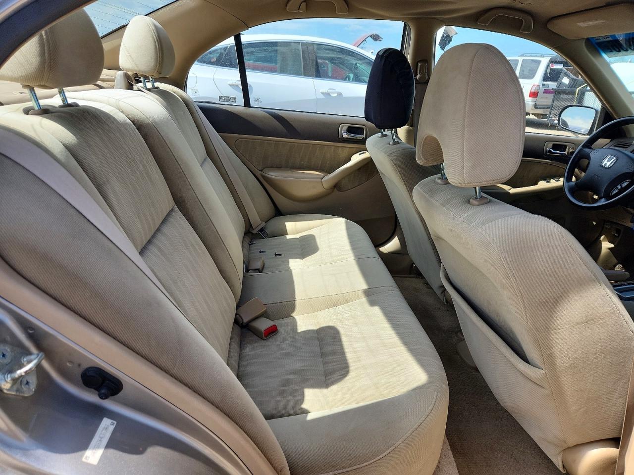 2004 Honda Civic Lx Silver vin: 1HGES16564L013463