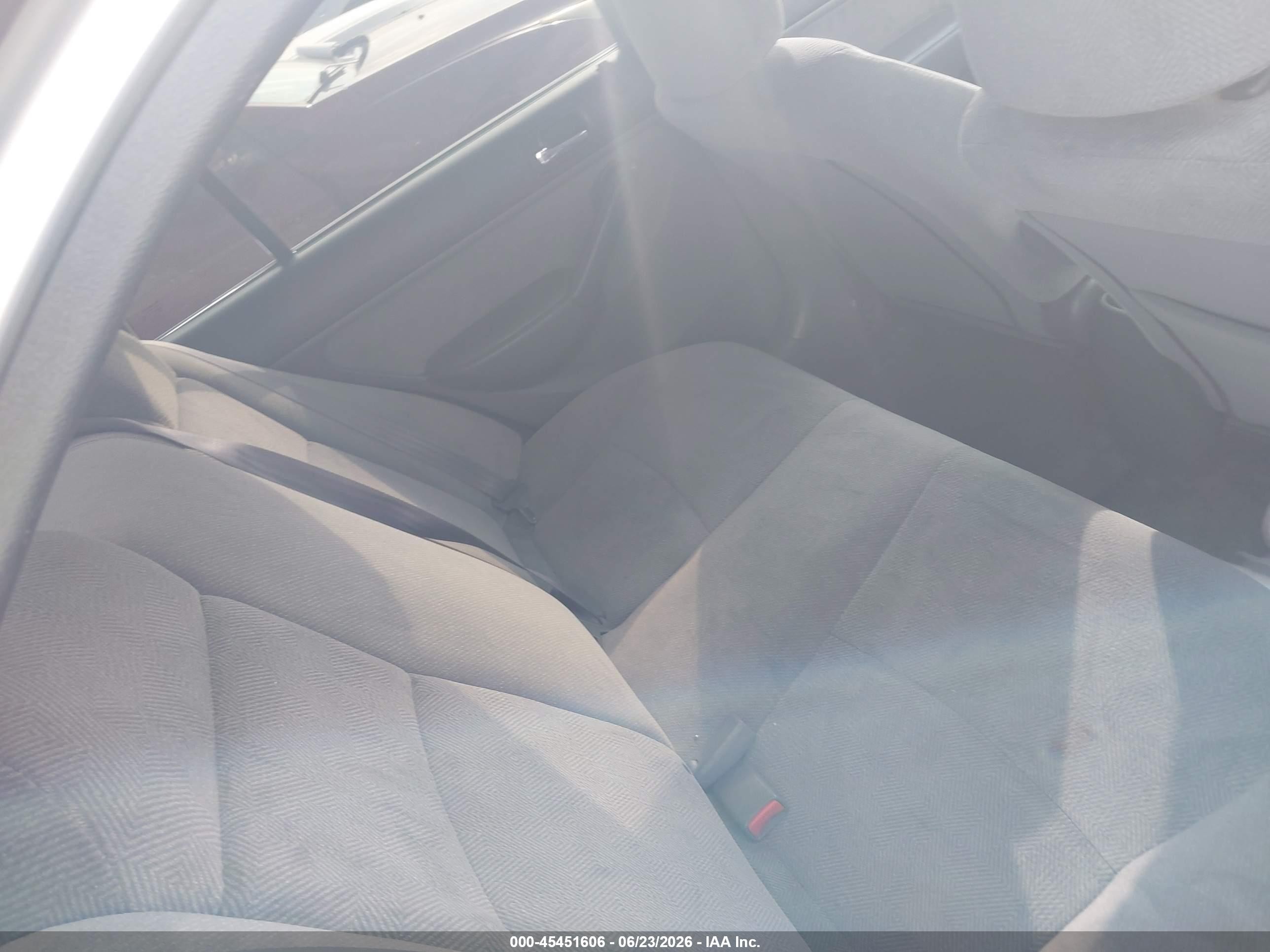 2002 Honda Civic Lx Silver vin: 1HGES16662L012254