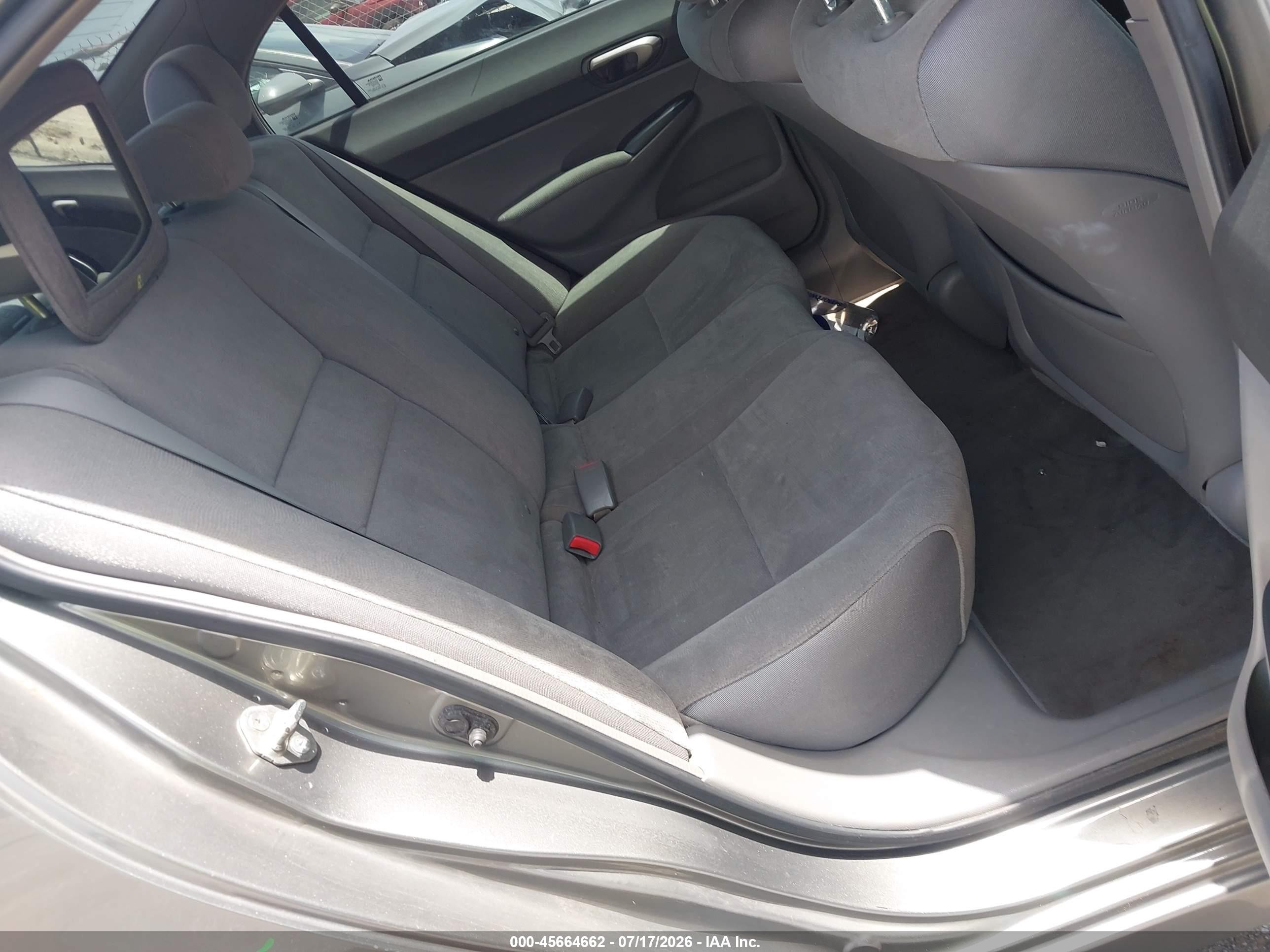 2007 Honda Civic Lx Серый vin: 1HGFA15527L087136