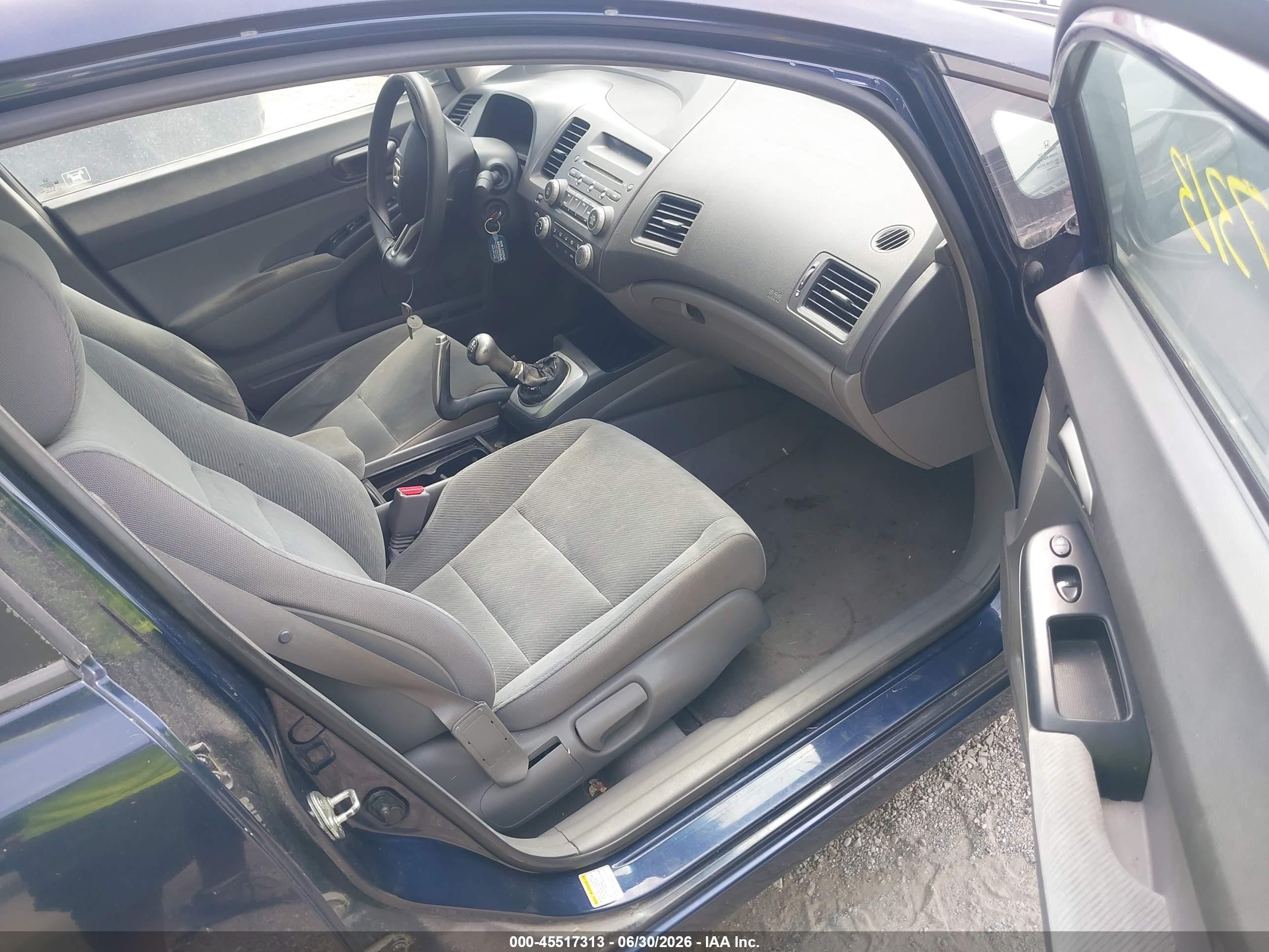 2009 Honda Civic Lx Blue vin: 1HGFA15549L000338
