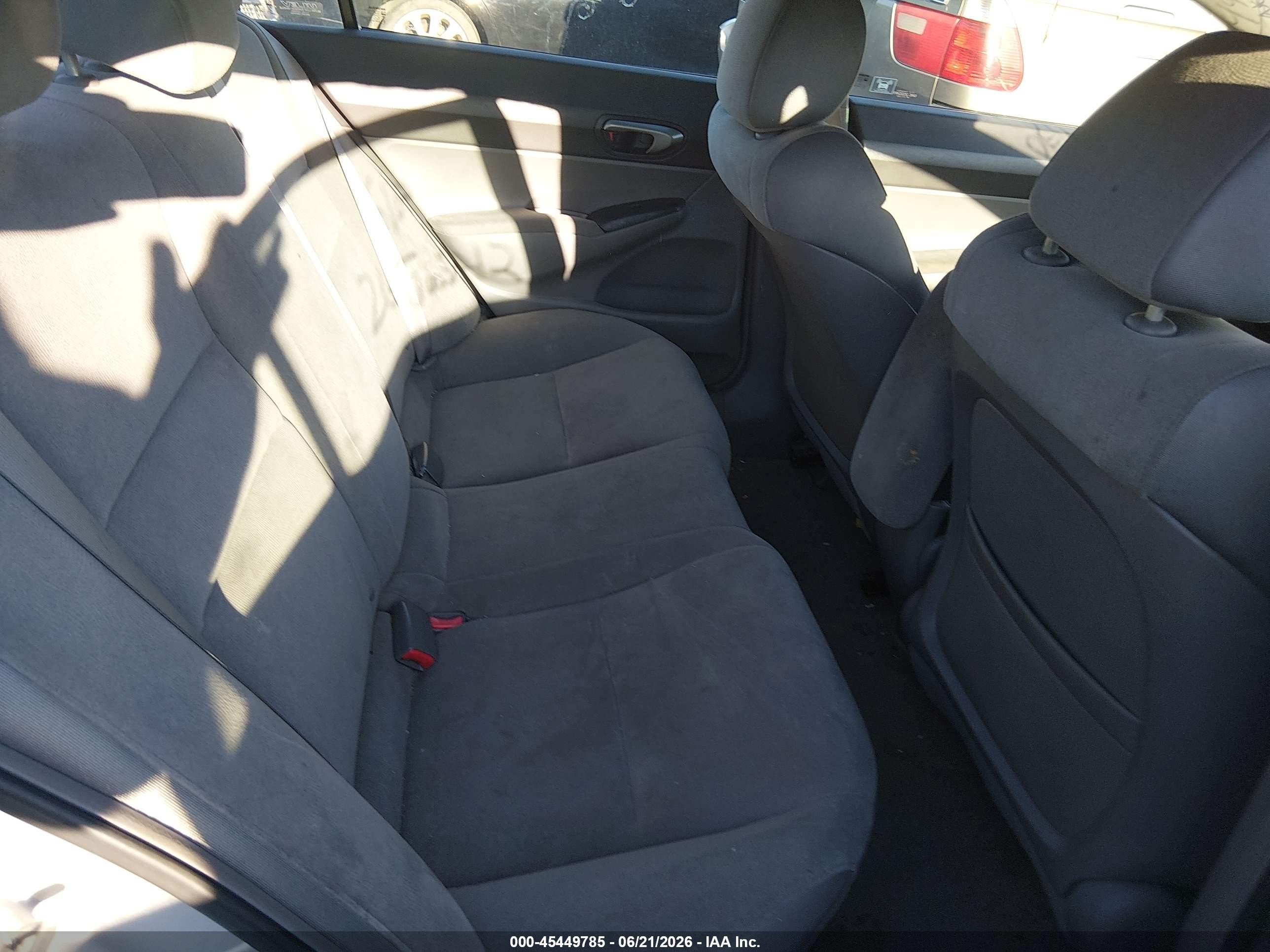 2007 Honda Civic Lx Silver vin: 1HGFA16507L043151