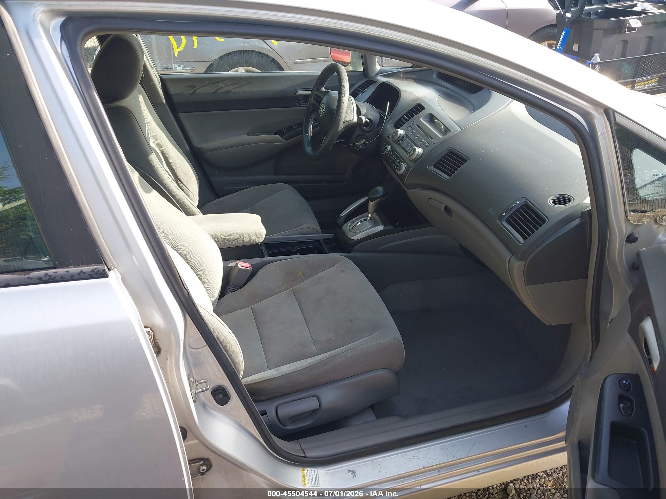 2008 Honda Civic Lx Silver vin: 1HGFA16508L011463