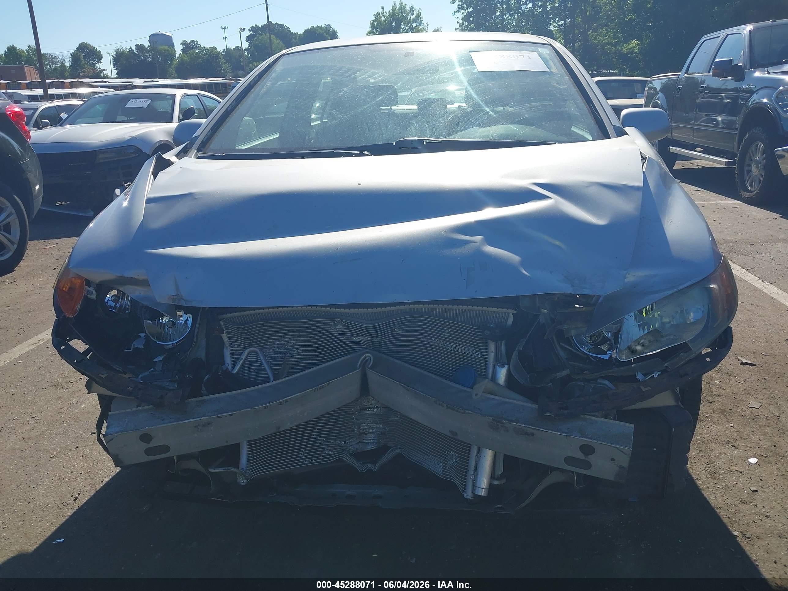 2008 Honda Civic Lx Silver vin: 1HGFA16508L033561