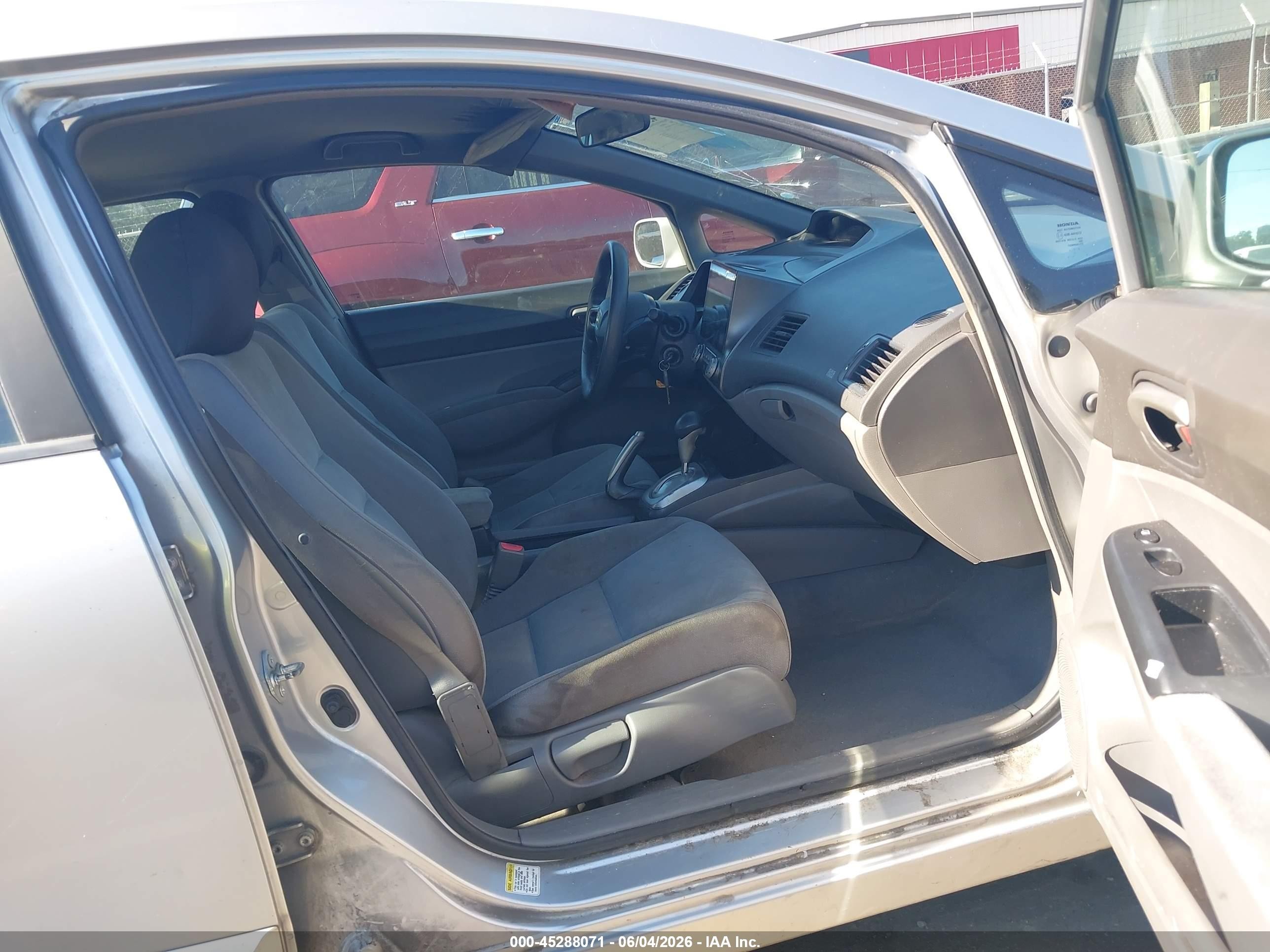 2008 Honda Civic Lx Silver vin: 1HGFA16508L033561