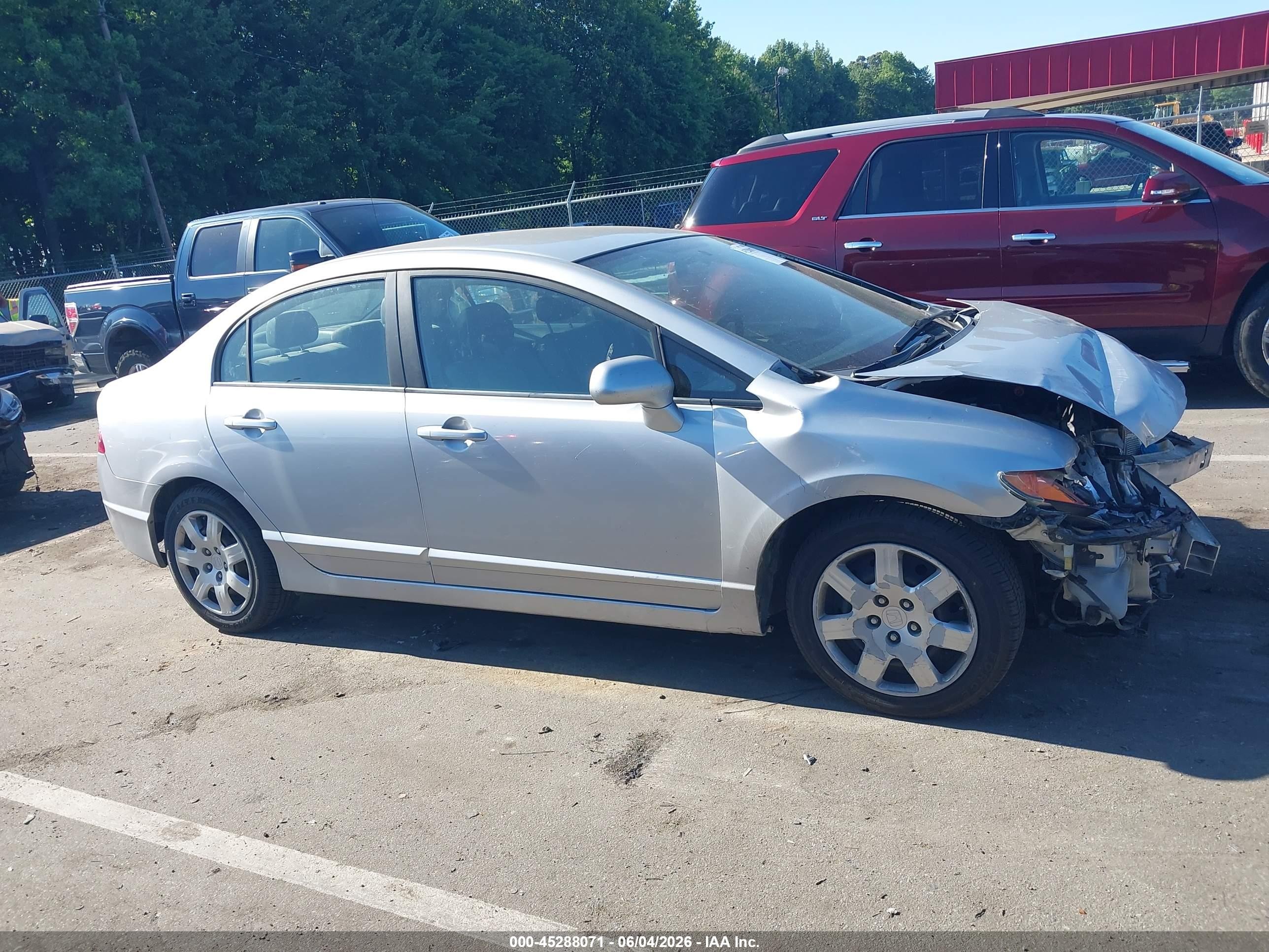 2008 Honda Civic Lx Silver vin: 1HGFA16508L033561