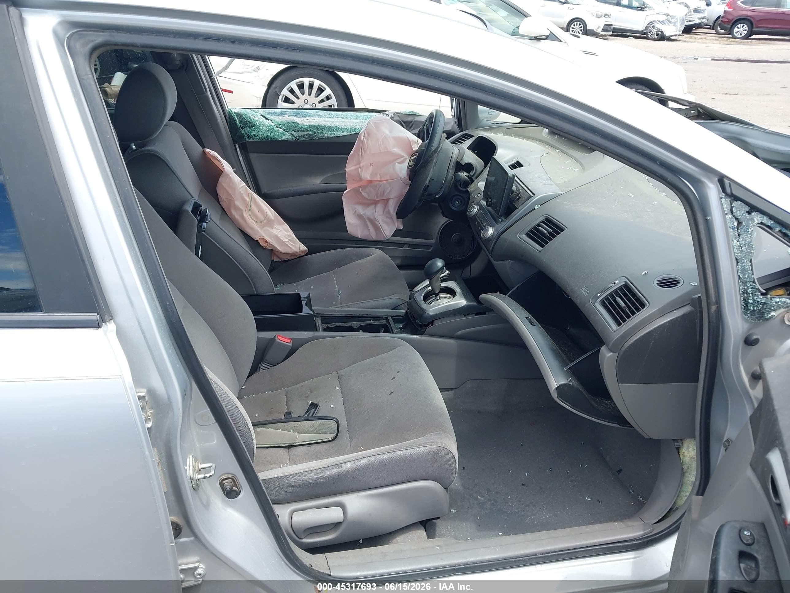 2008 Honda Civic Lx Silver vin: 1HGFA16508L076555