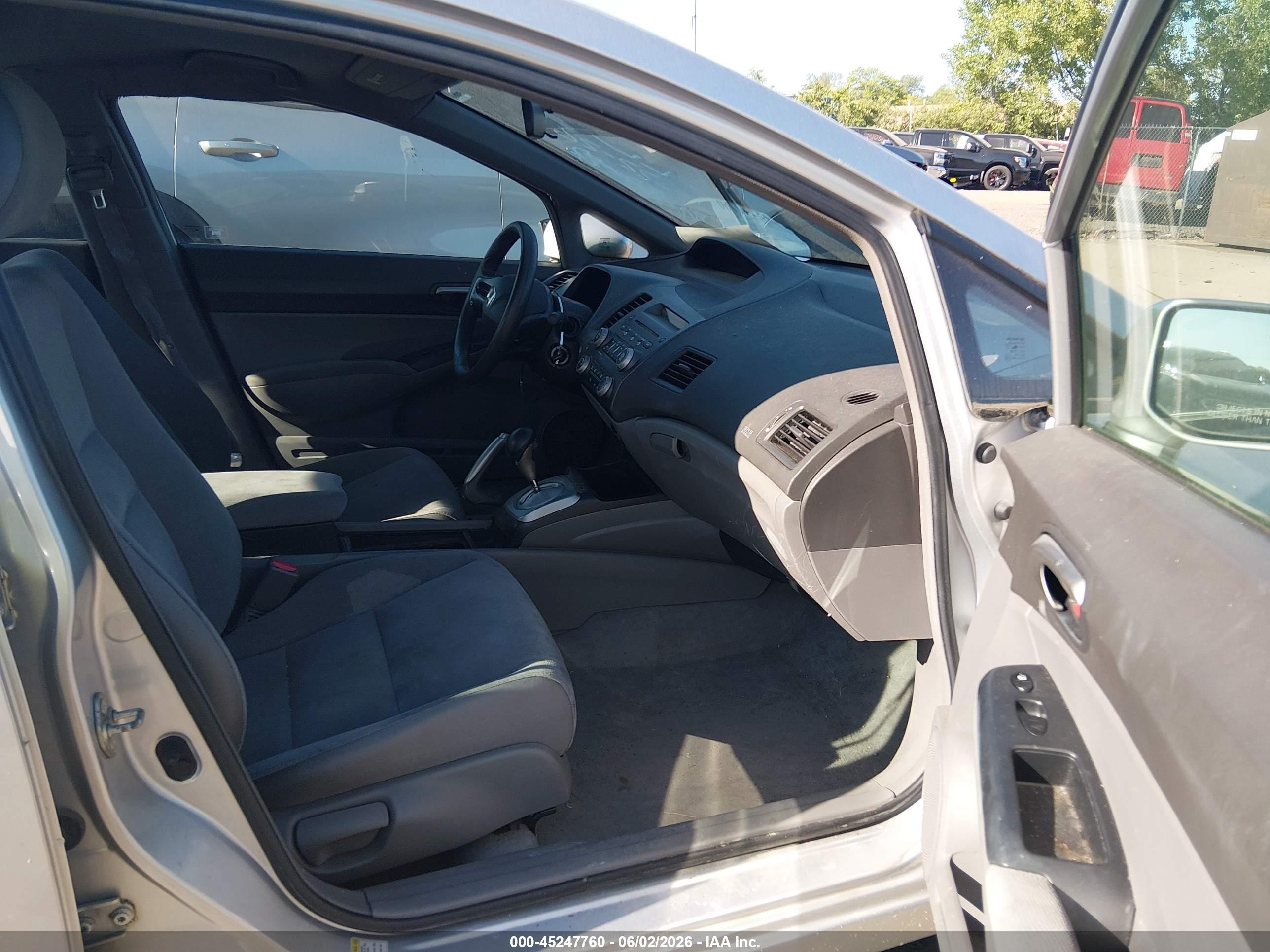 2007 Honda Civic Lx Silver vin: 1HGFA16517L020185