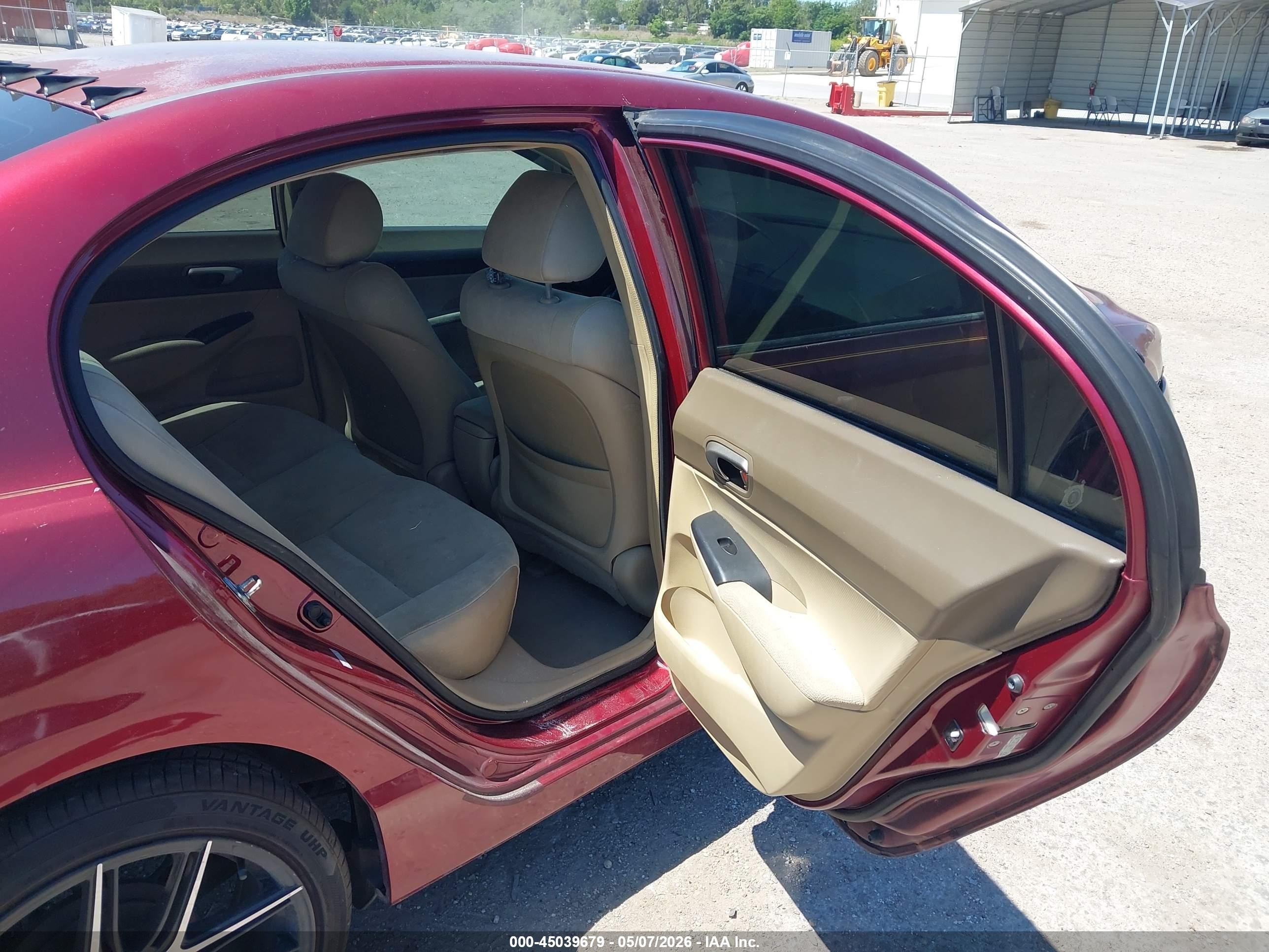 2007 Honda Civic Lx Burgundy vin: 1HGFA16517L049346
