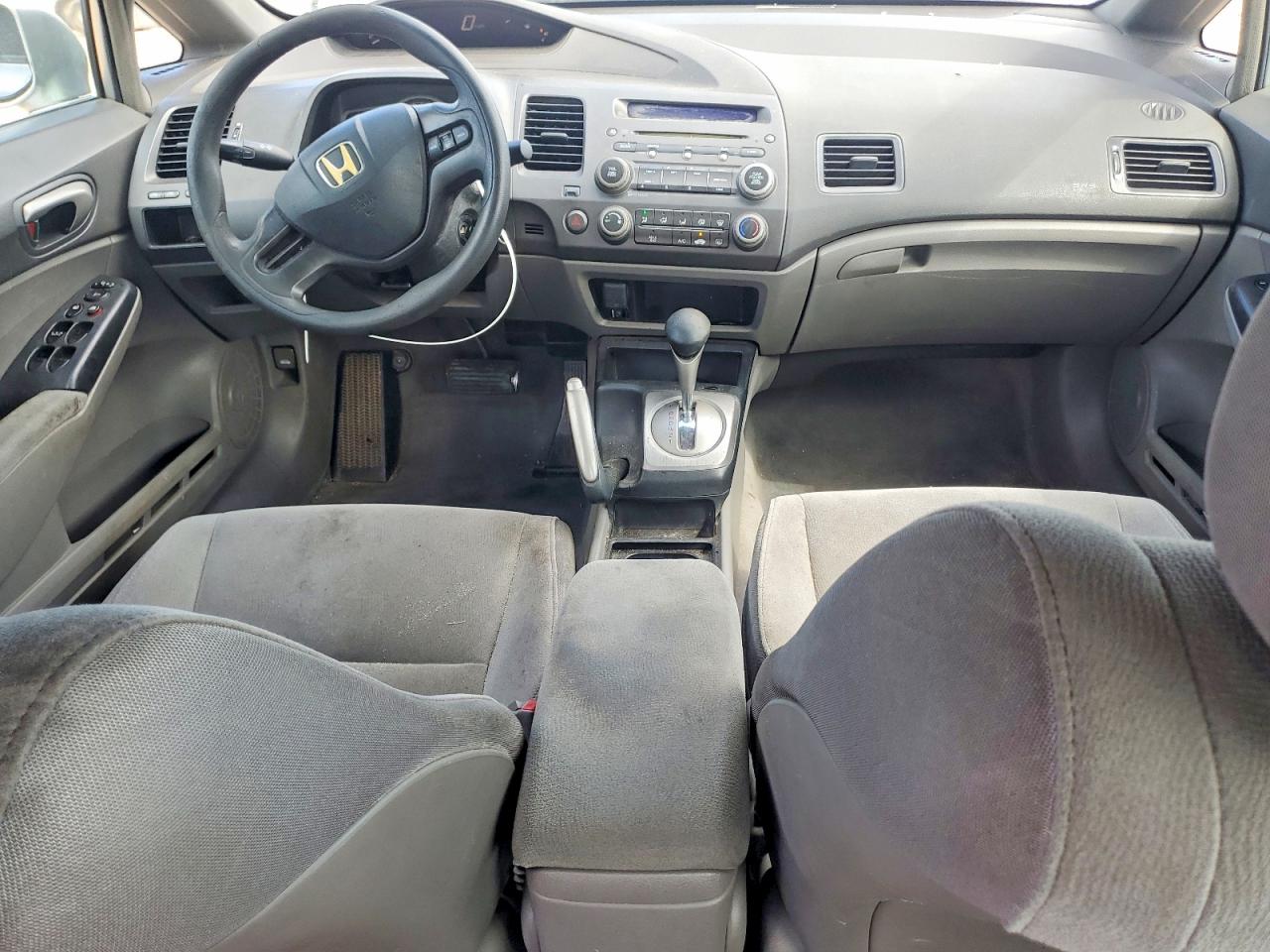 2008 Honda Civic Lx Silver vin: 1HGFA16518L057707