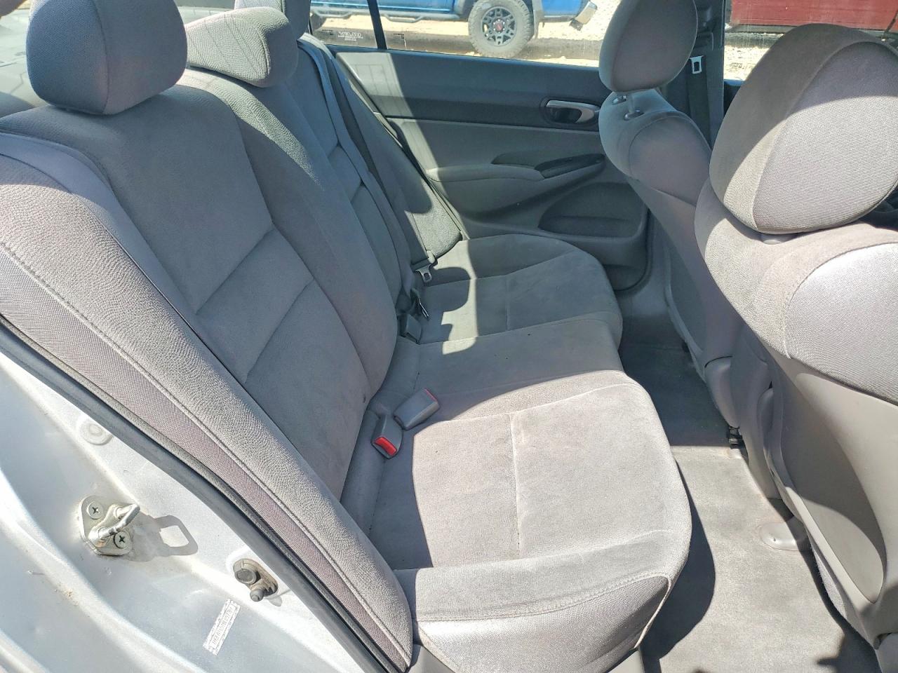 2008 Honda Civic Lx Silver vin: 1HGFA16518L057707