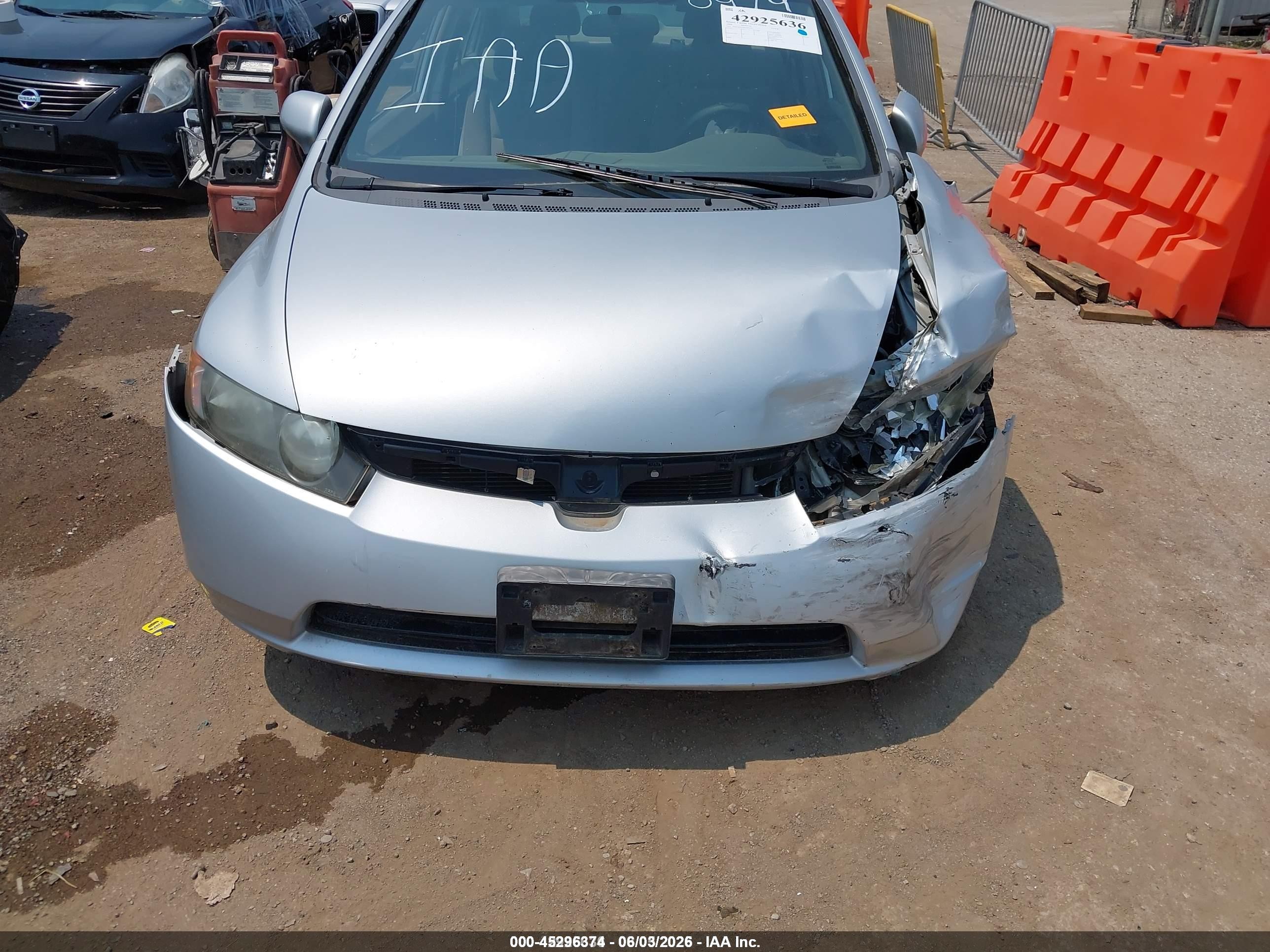 2008 Honda Civic Lx Silver vin: 1HGFA16528L000979
