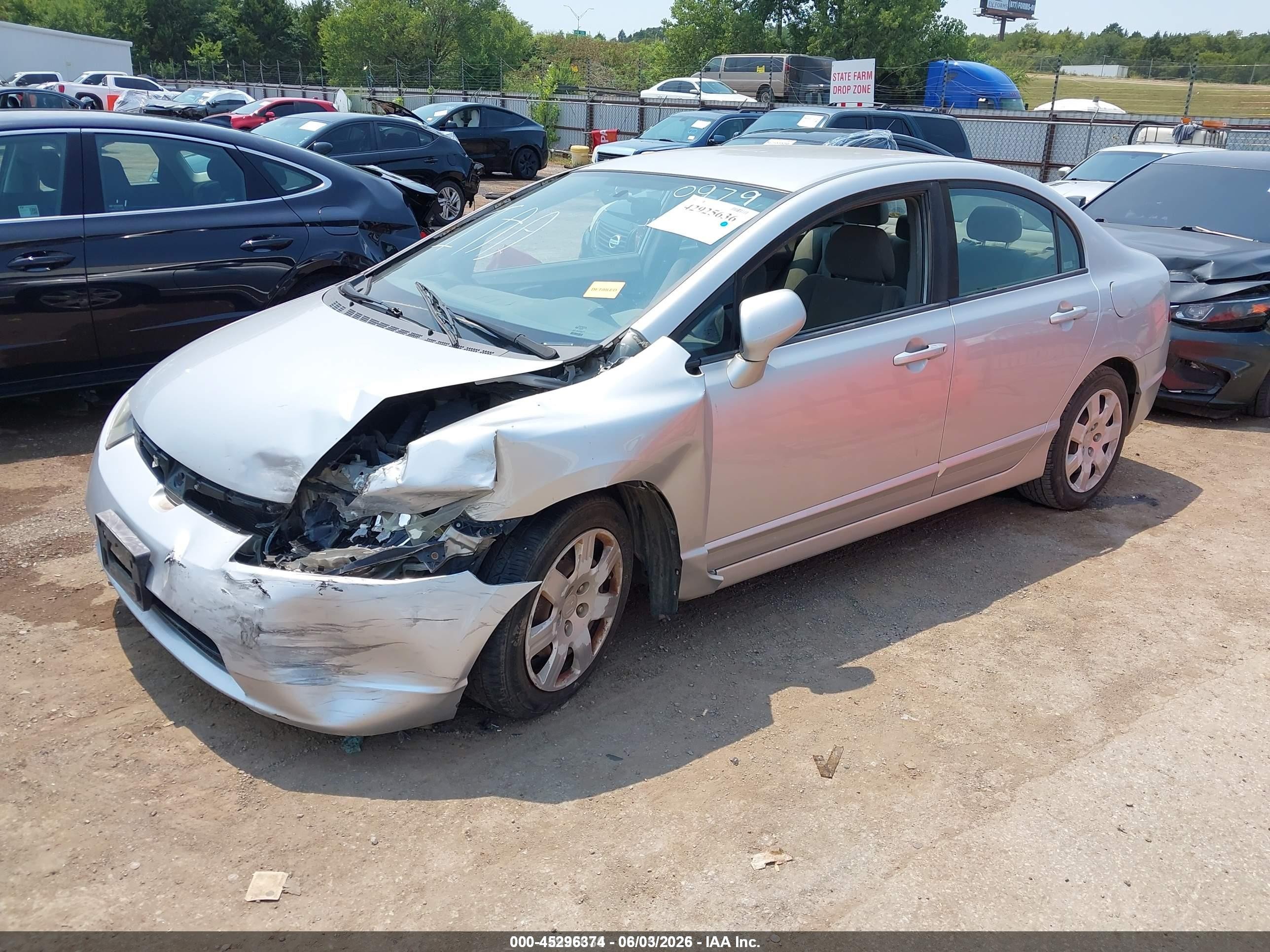 2008 Honda Civic Lx Silver vin: 1HGFA16528L000979