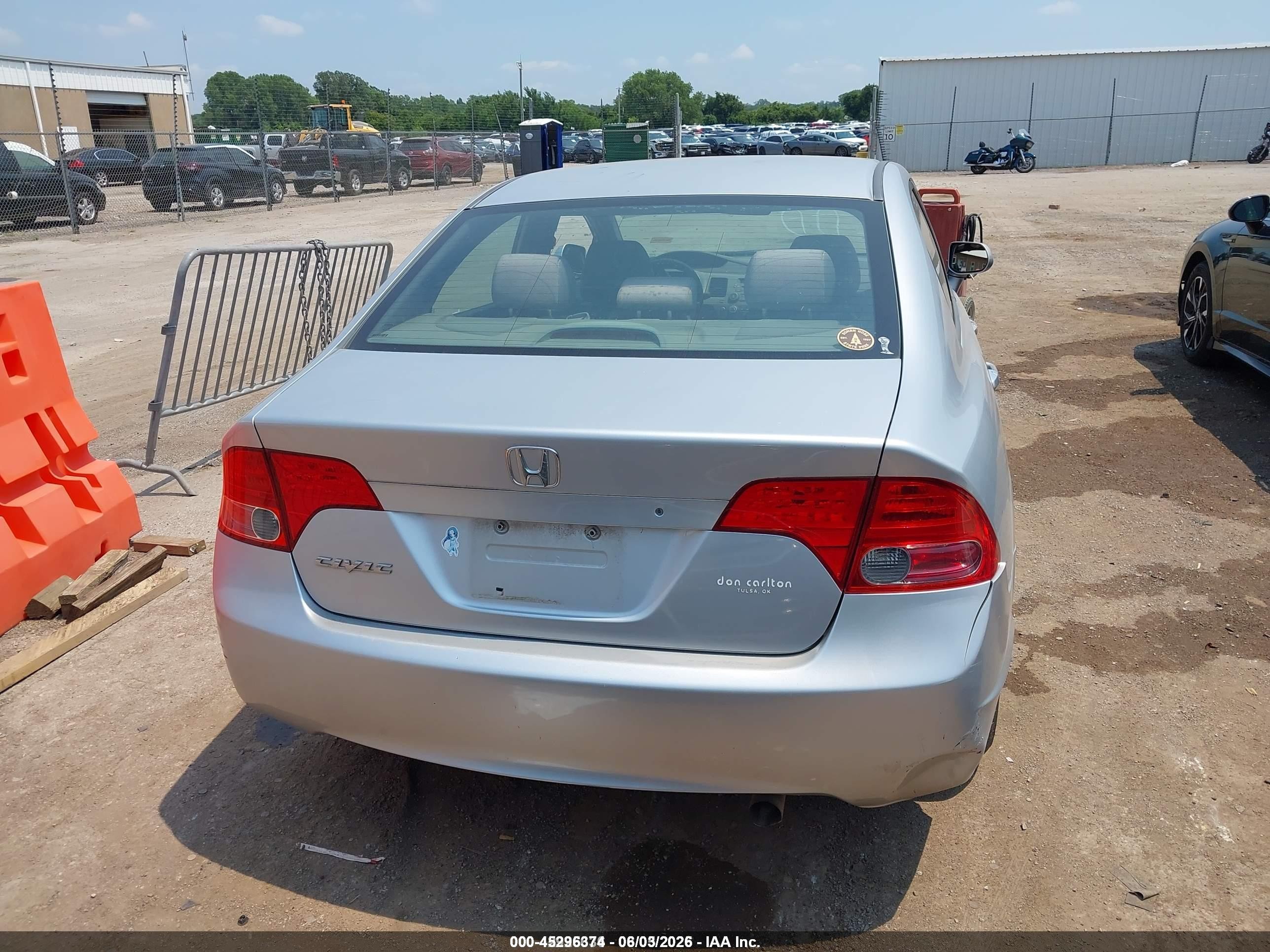 2008 Honda Civic Lx Silver vin: 1HGFA16528L000979
