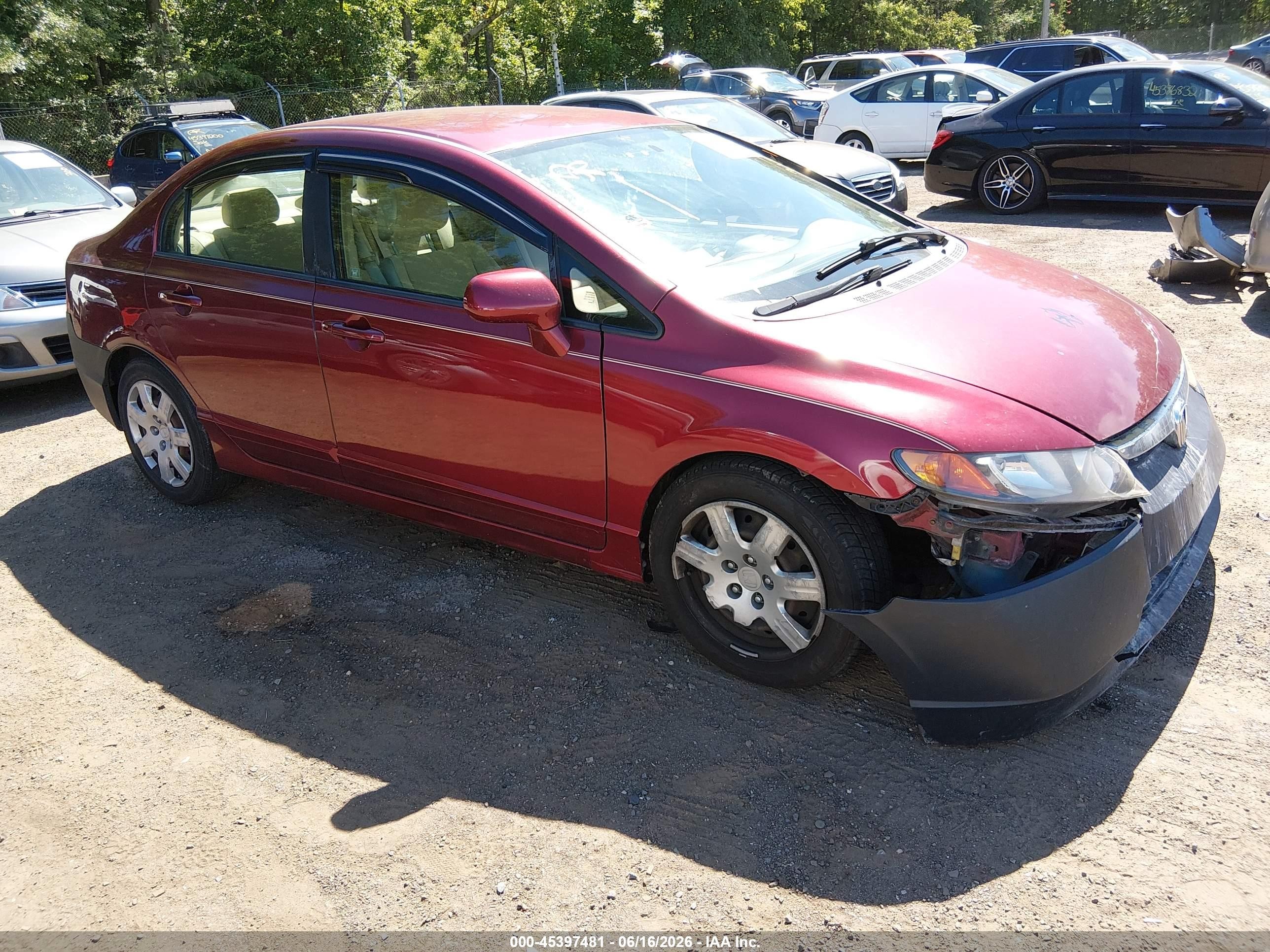 2008 Honda Civic Lx Красный vin: 1HGFA16528L028068