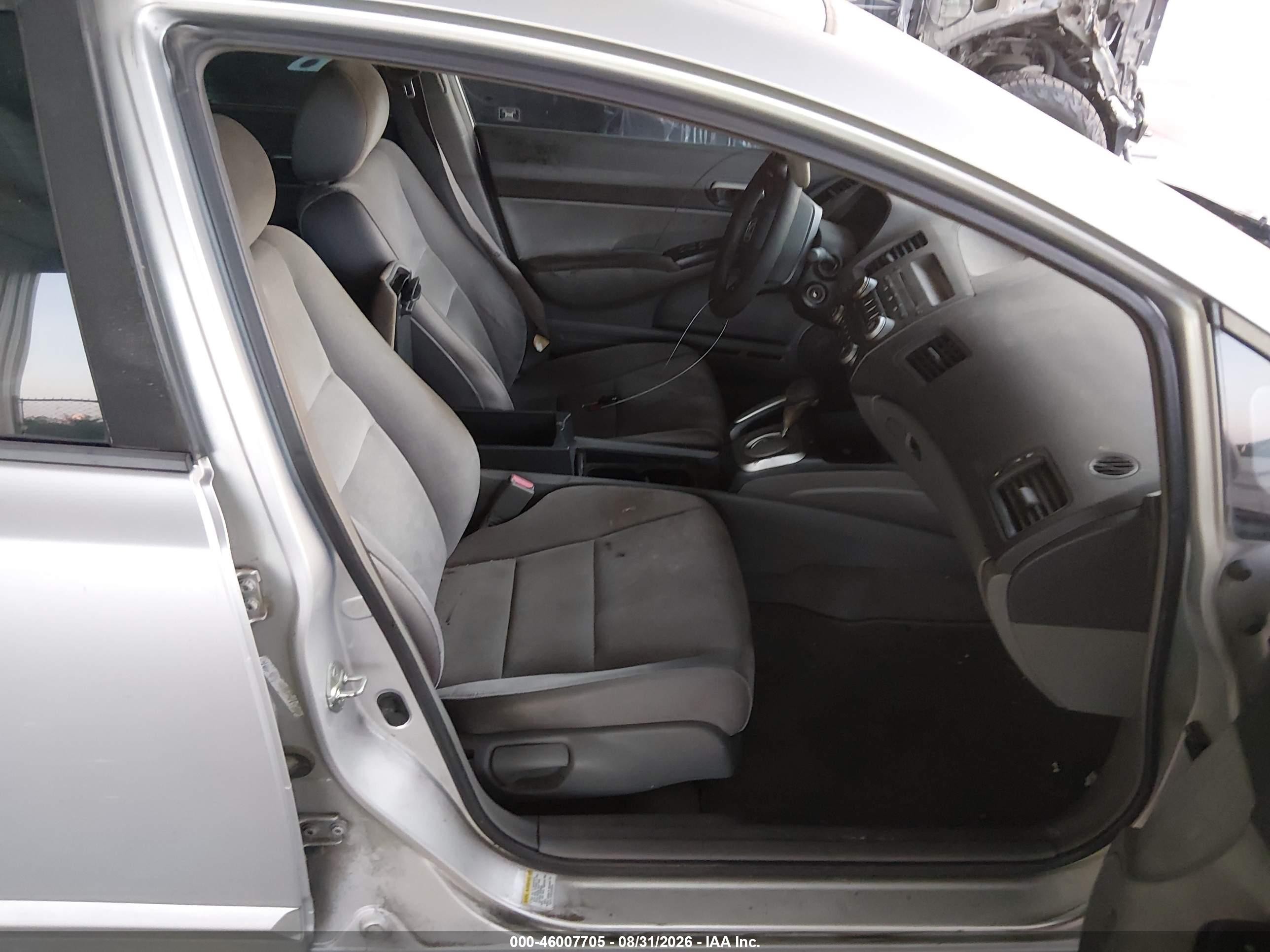2008 Honda Civic Lx Silver vin: 1HGFA16528L066089