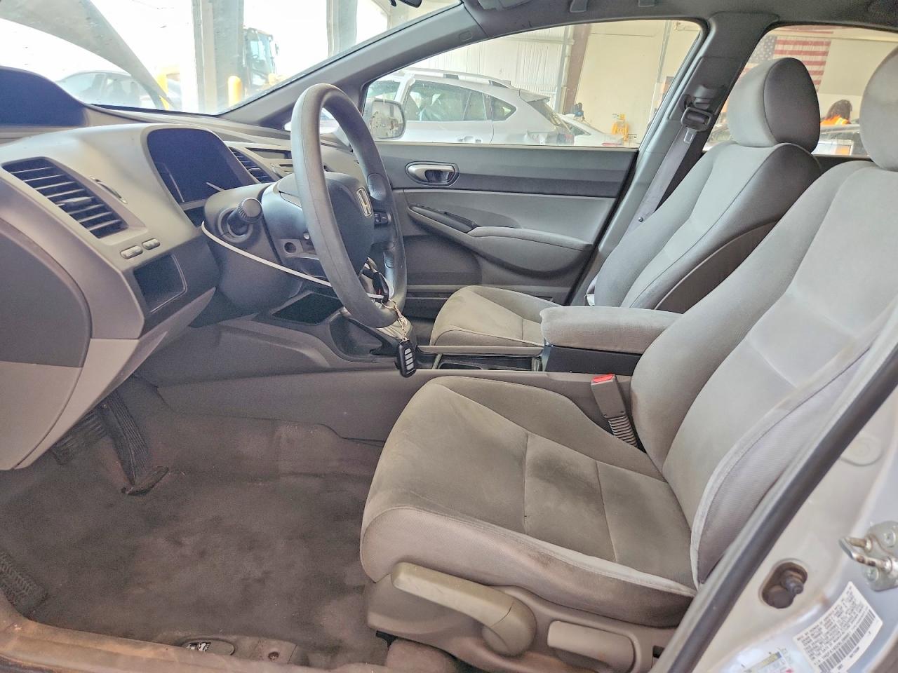 2008 Honda Civic Lx Silver vin: 1HGFA16528L086651