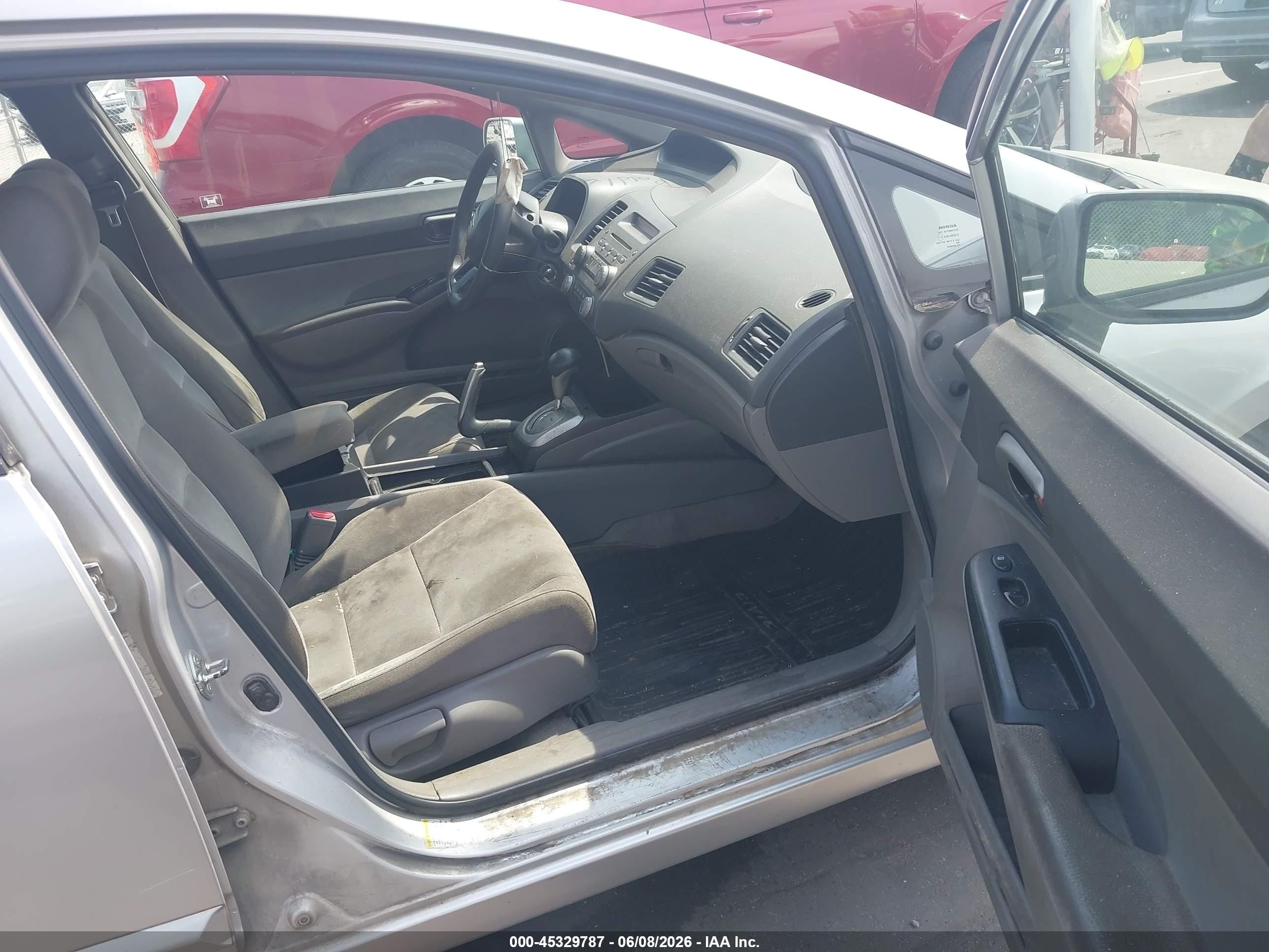 2008 Honda Civic Lx Silver vin: 1HGFA16538L112576