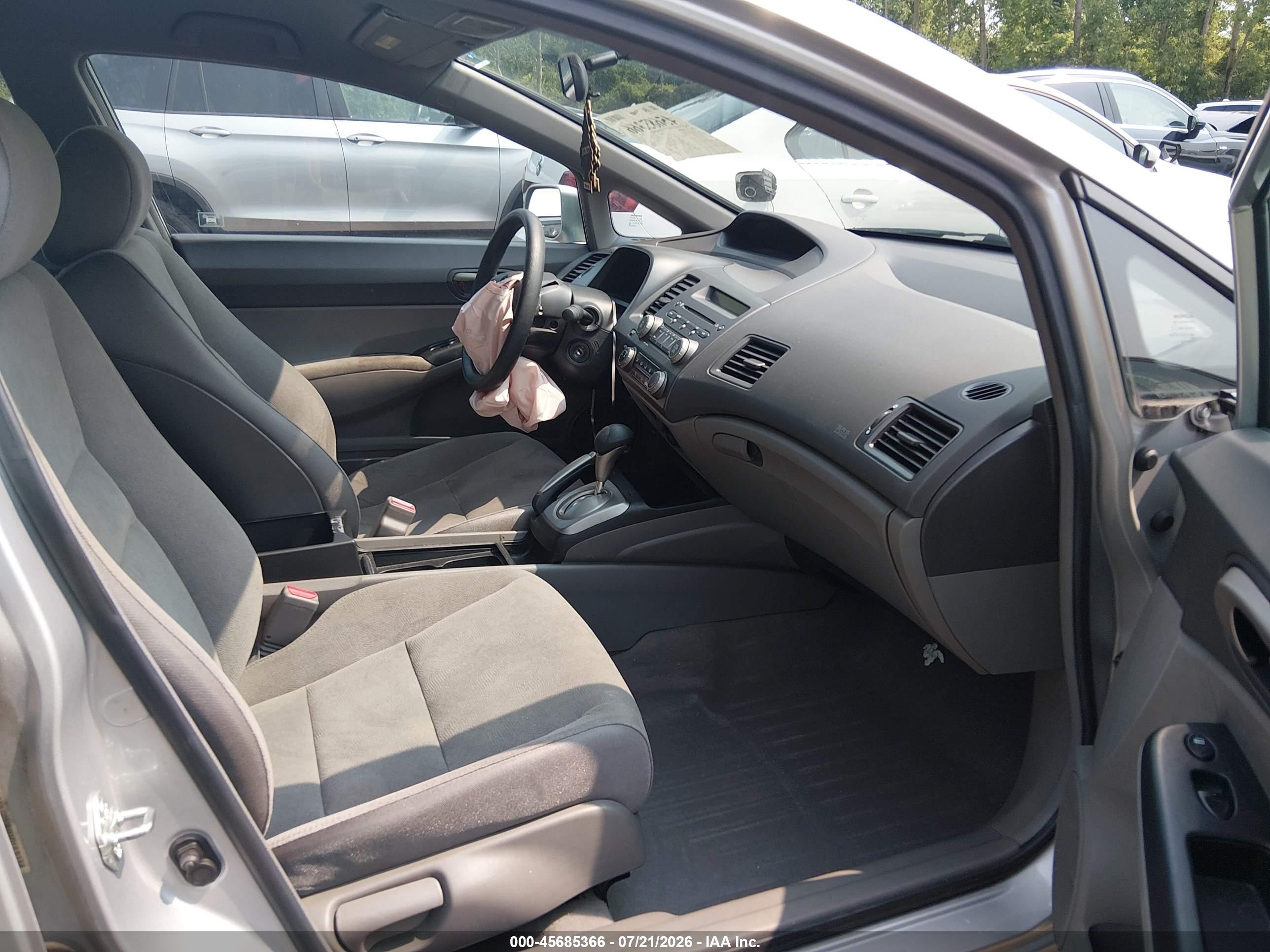 2008 Honda Civic Lx Silver vin: 1HGFA16548L094797