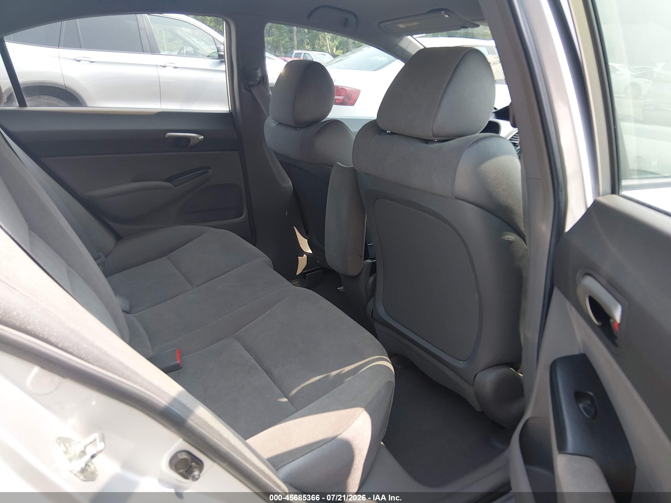 2008 Honda Civic Lx Silver vin: 1HGFA16548L094797