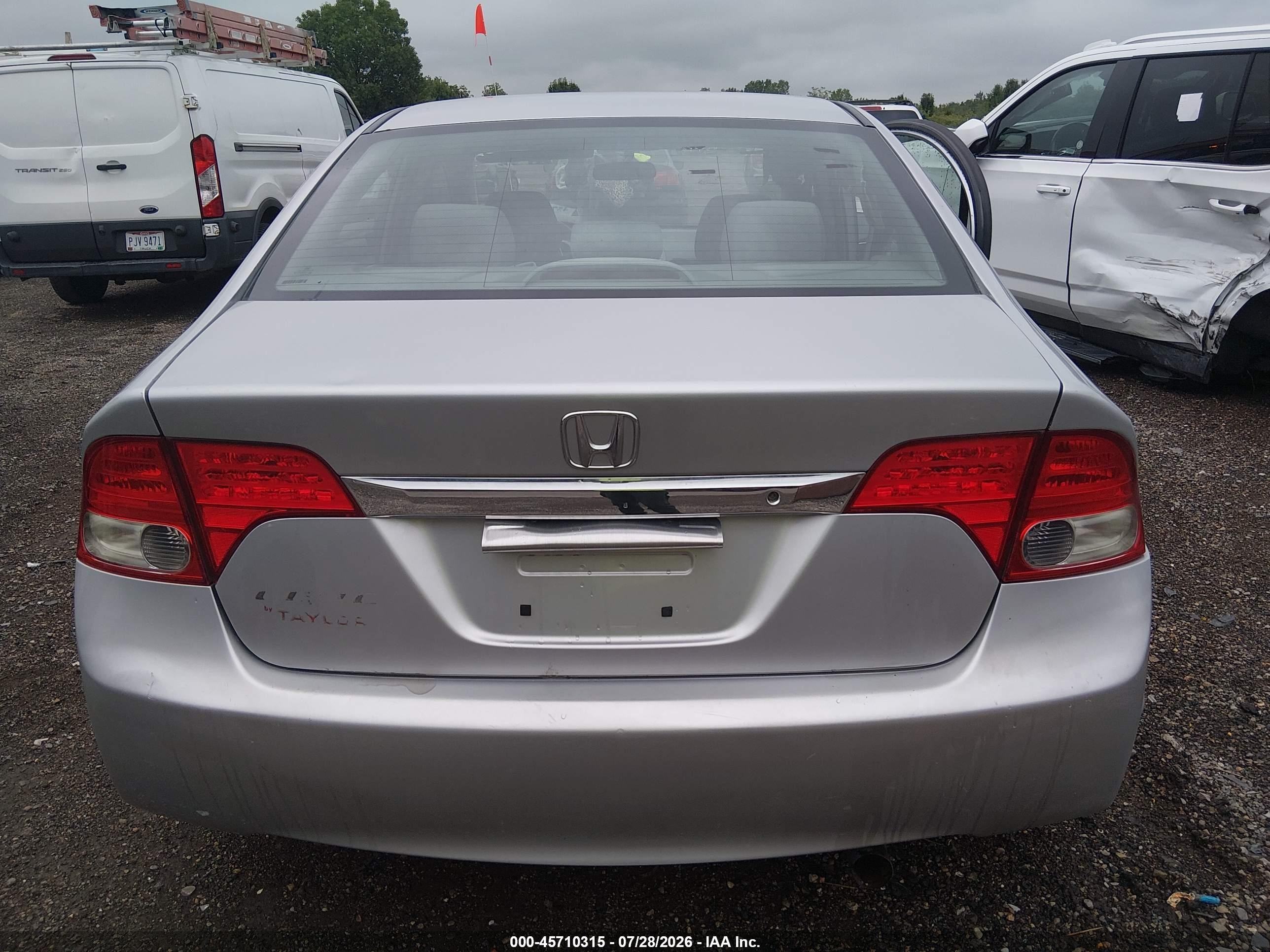 2009 Honda Civic Lx Серебряный vin: 1HGFA16549L000273